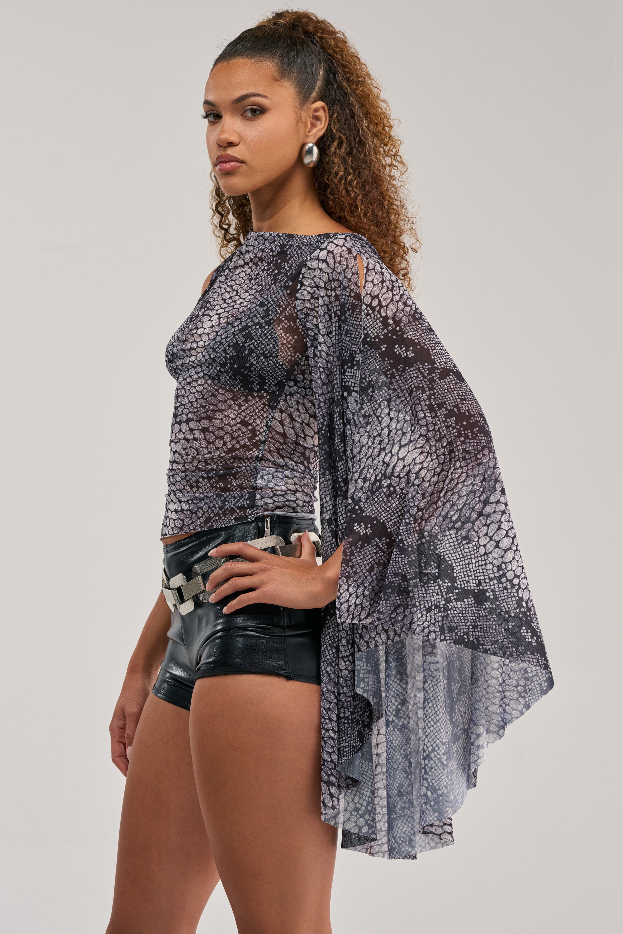 SNAKEBITE ONE-SLEEVE TOP