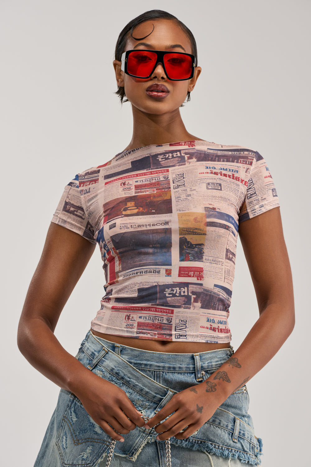 EXTRA EXTRA PRINTED MESH TEE