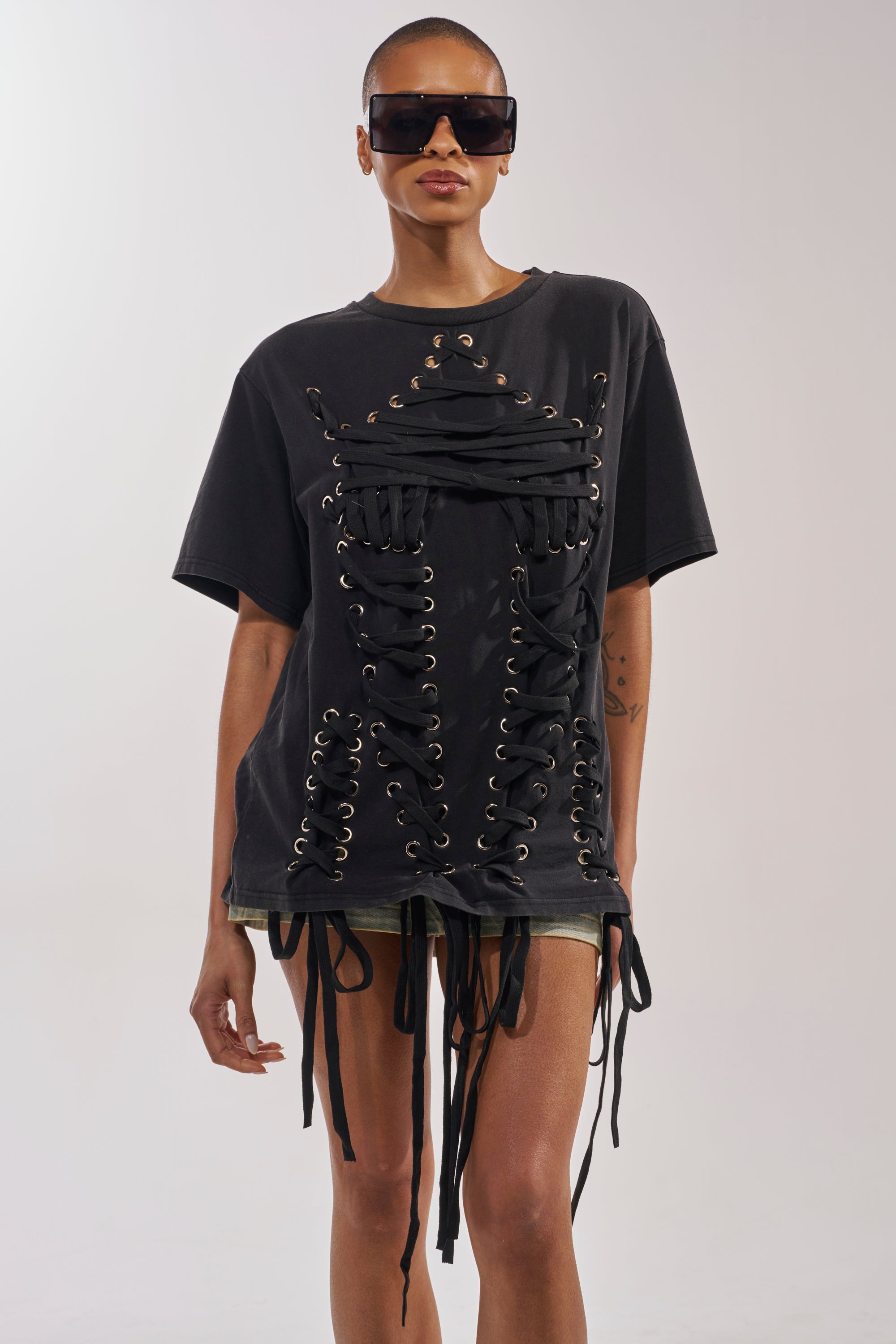 LACED UP MINERAL WASH T-SHIRT