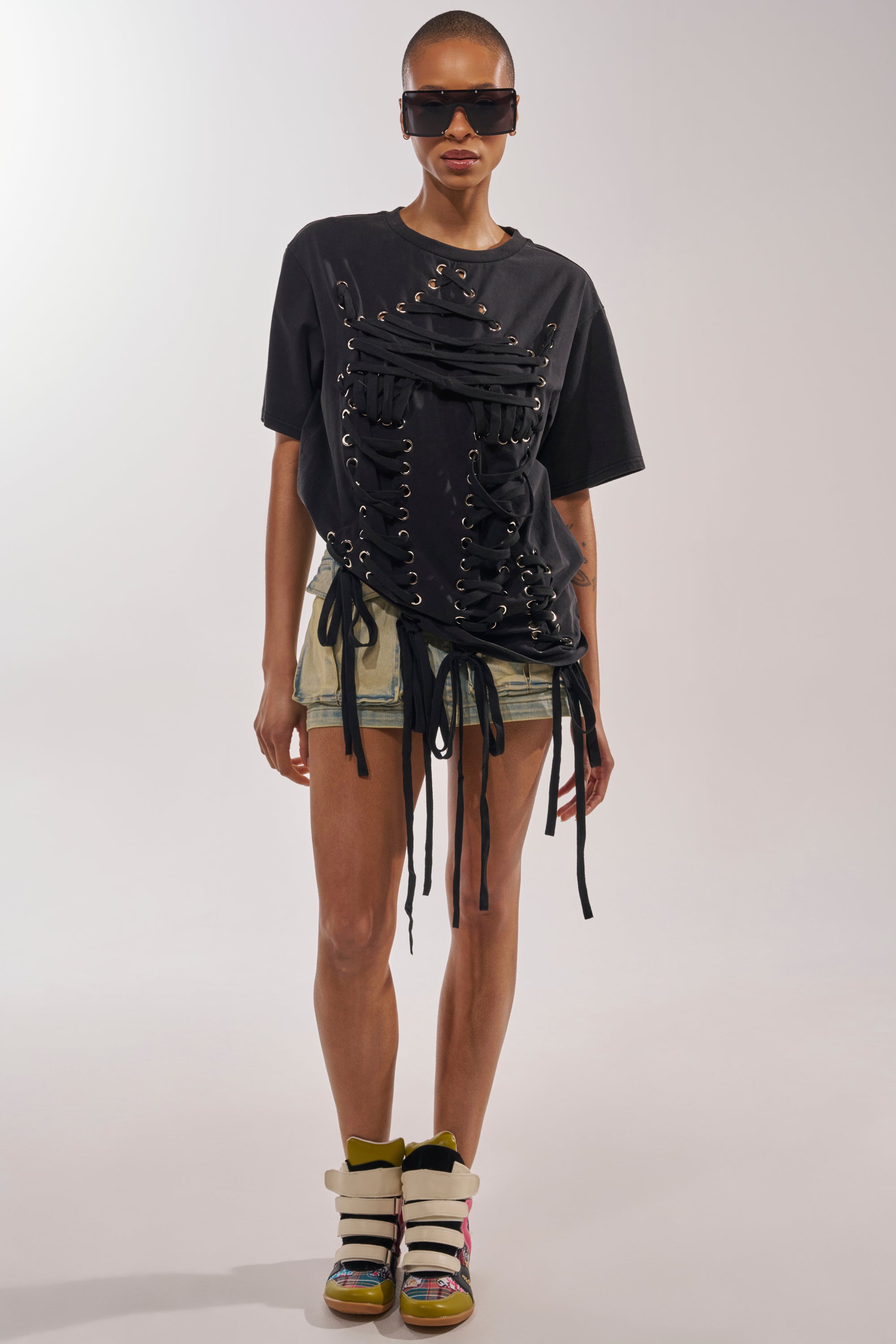 LACED UP MINERAL WASH T-SHIRT