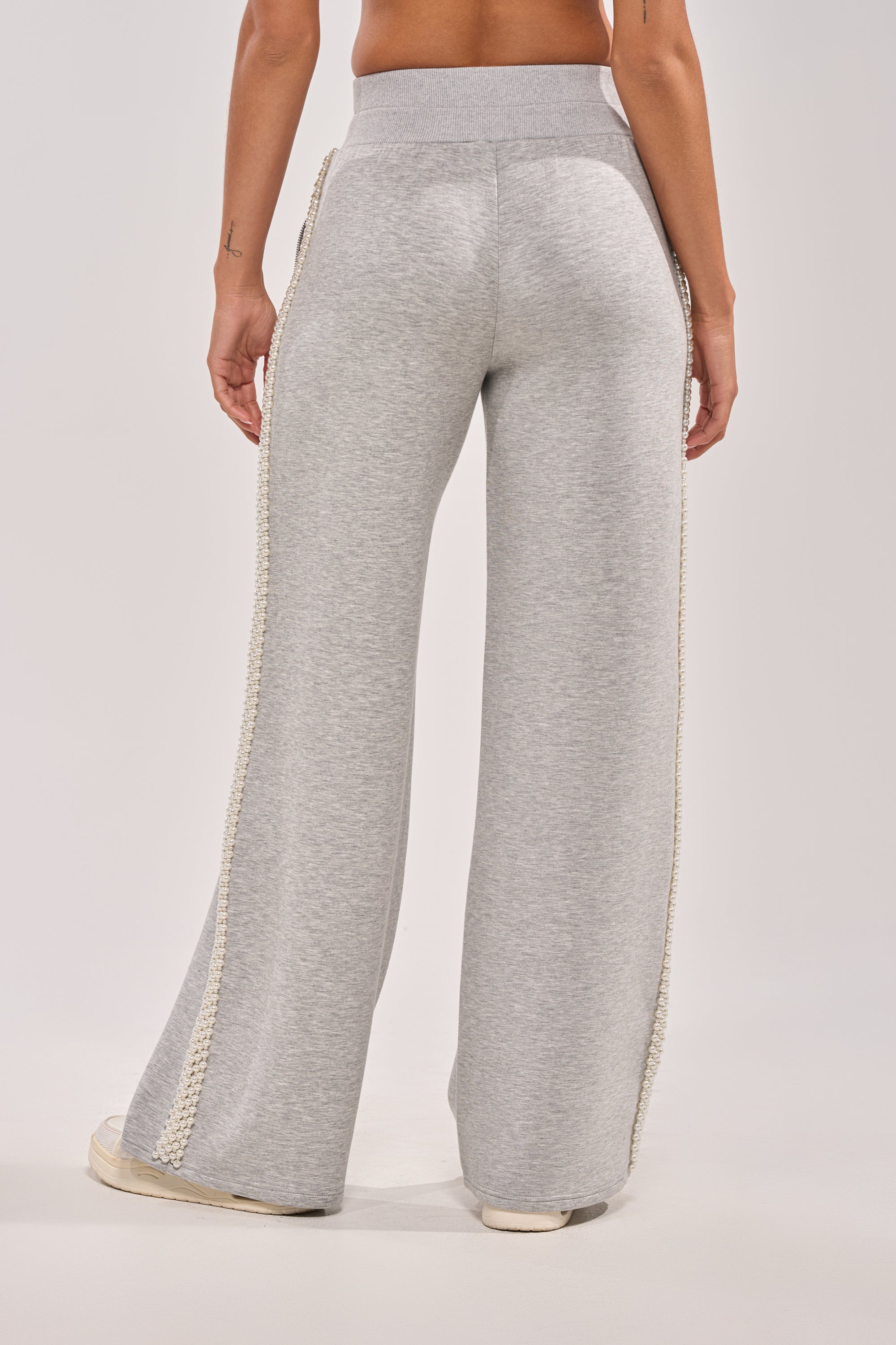 PEARL GIRL WIDE LEG JOGGER IN GREY