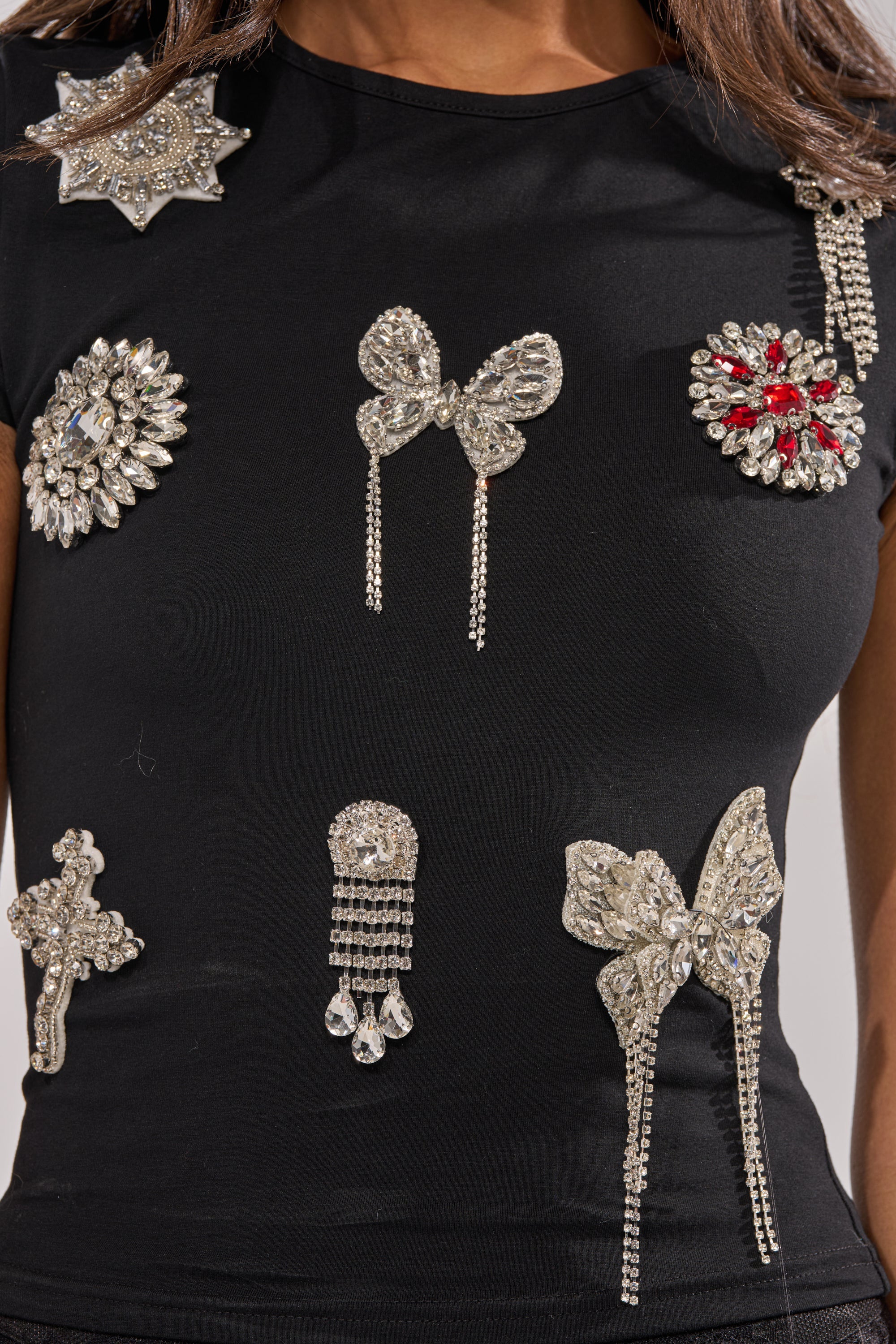ORNAMENTAL RHINESTONE TEE