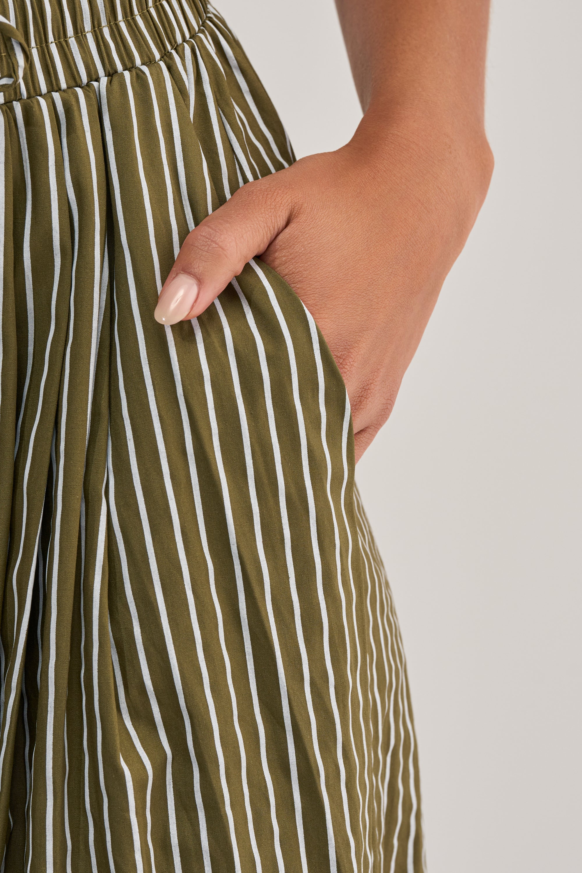 COULD BE DIFF BALLOON PANT