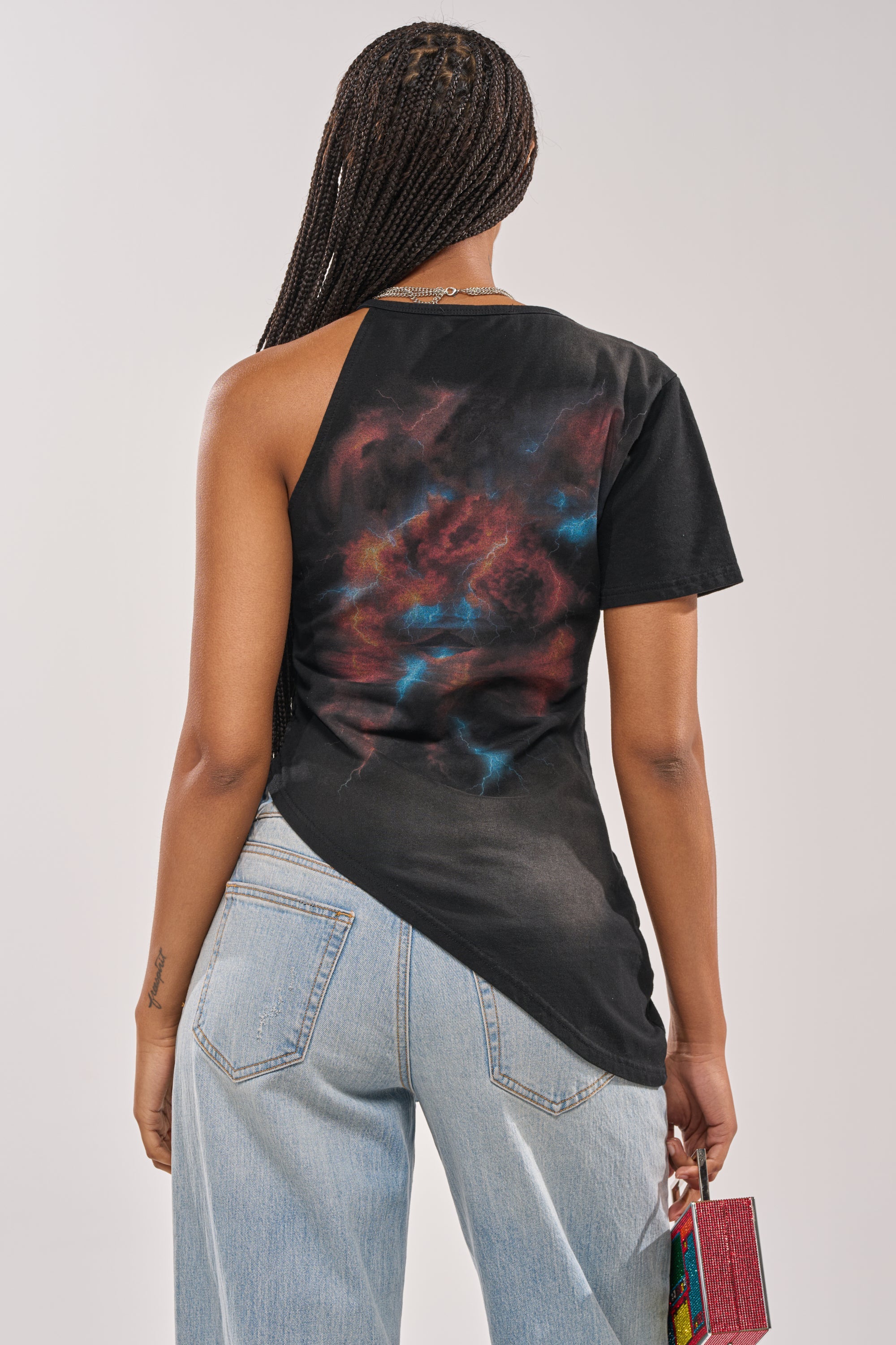 UNTAMED SINGLE SLEEVE ASYMMETRICAL TEE