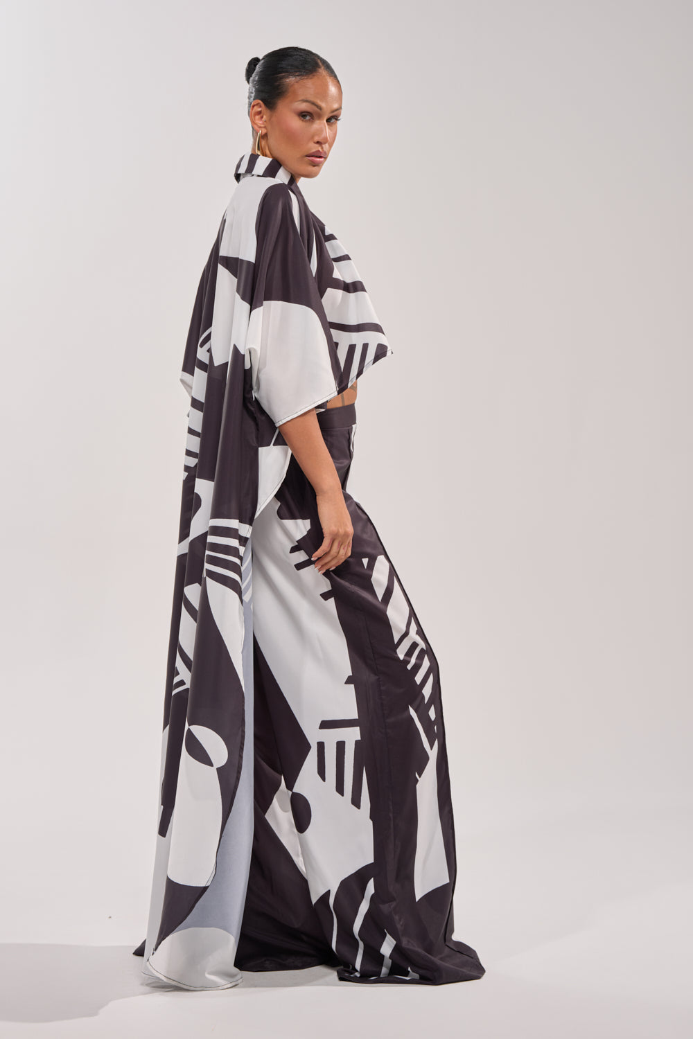 NOIR GODDESS COLLARED CAPE TOP