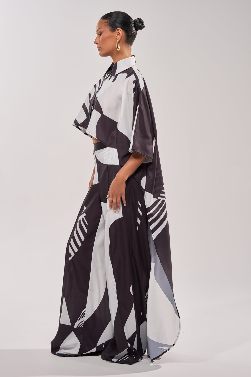 NOIR GODDESS COLLARED CAPE TOP