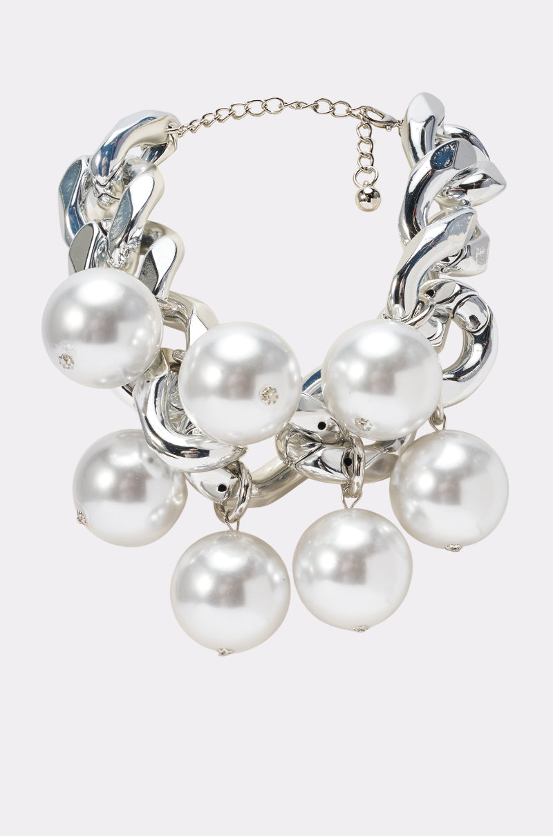 PEARLY NECKLACE