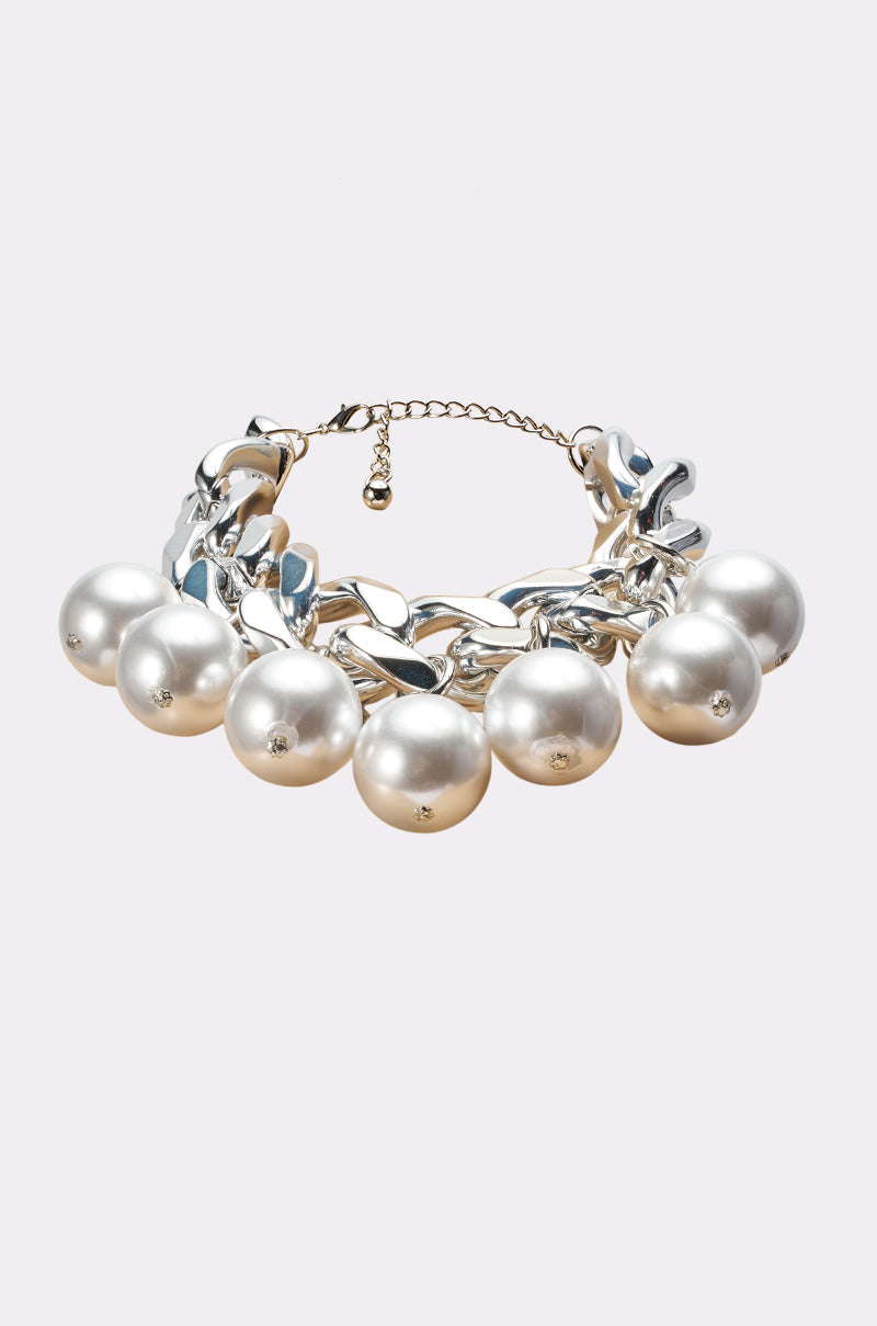PEARLY NECKLACE