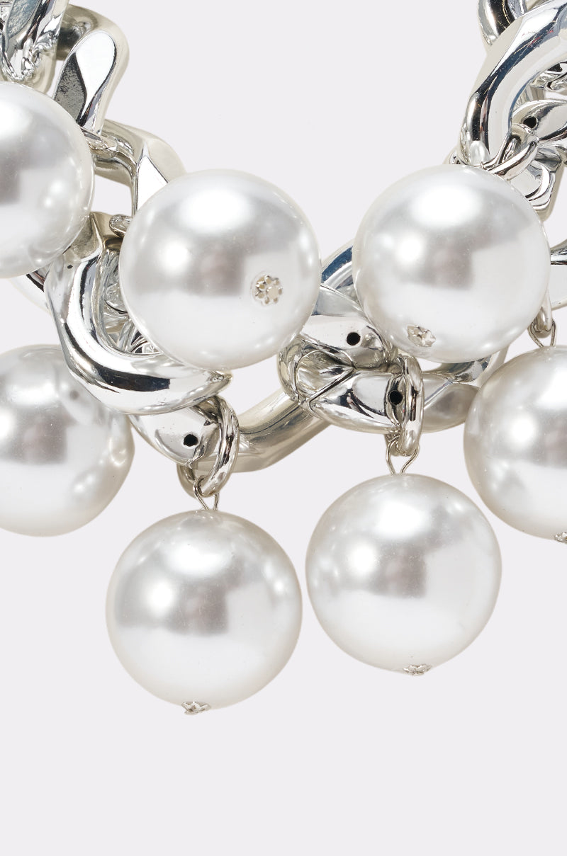 PEARLY NECKLACE