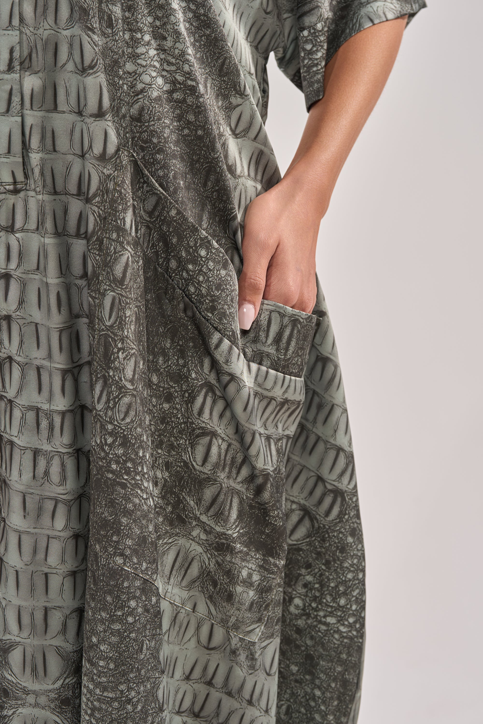 SHE'S RICH OVERSIZED JUMPSUIT IN SNAKE
