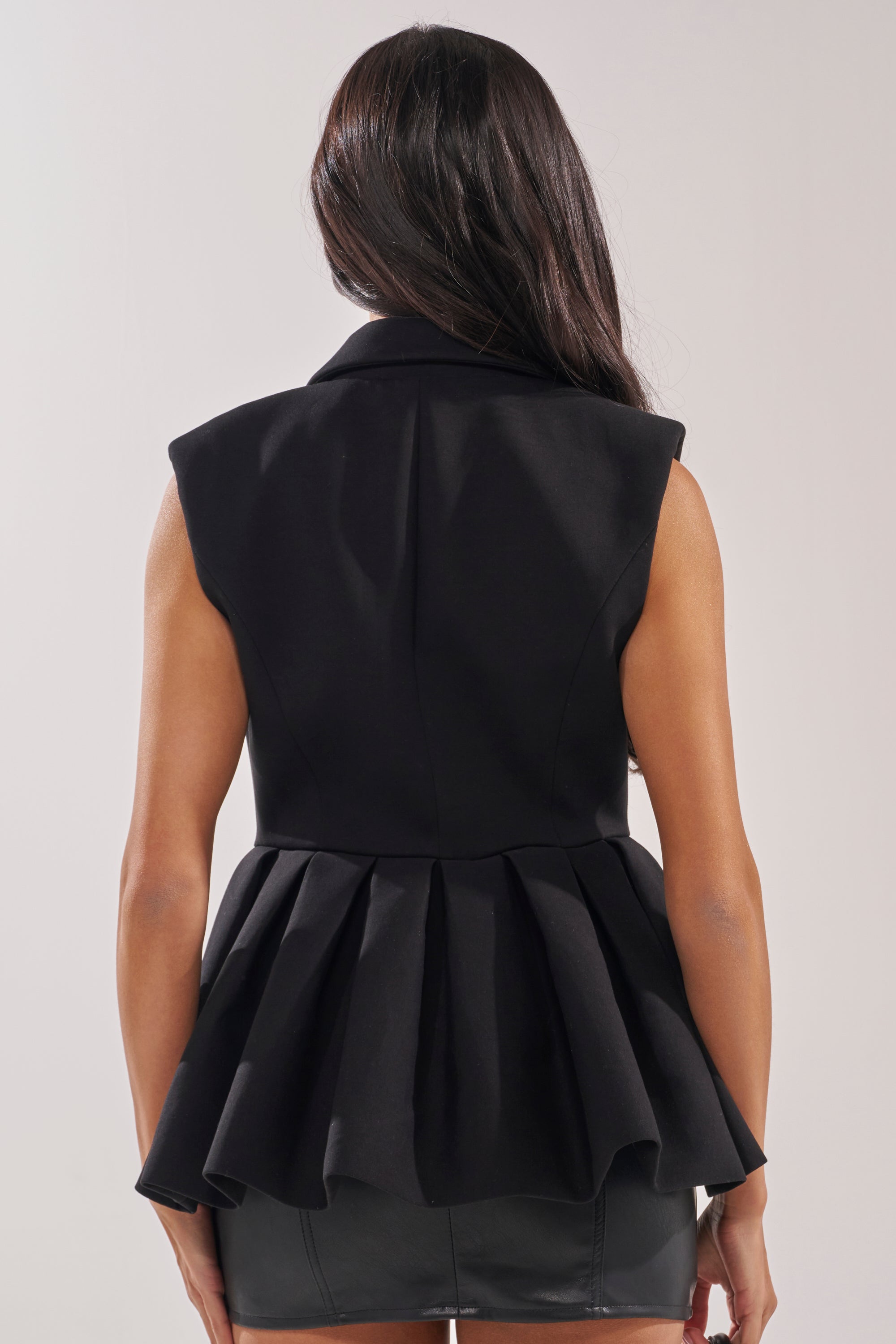NAOMI BLAZER VEST IN BLACK