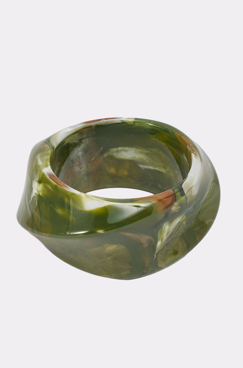 RESIN SWIRL BANGLE IN GREEN