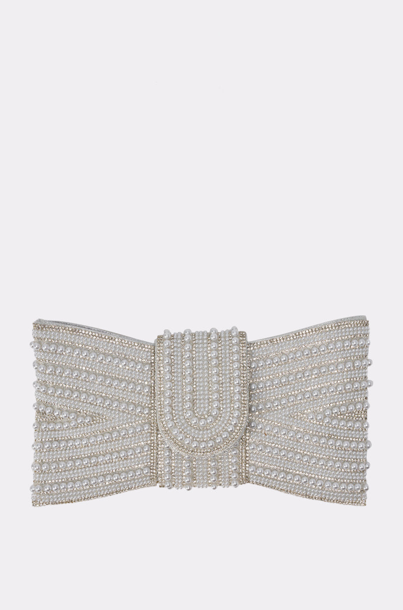 DRESSED TO IMPRESS PEARL BAG IN SILVER
