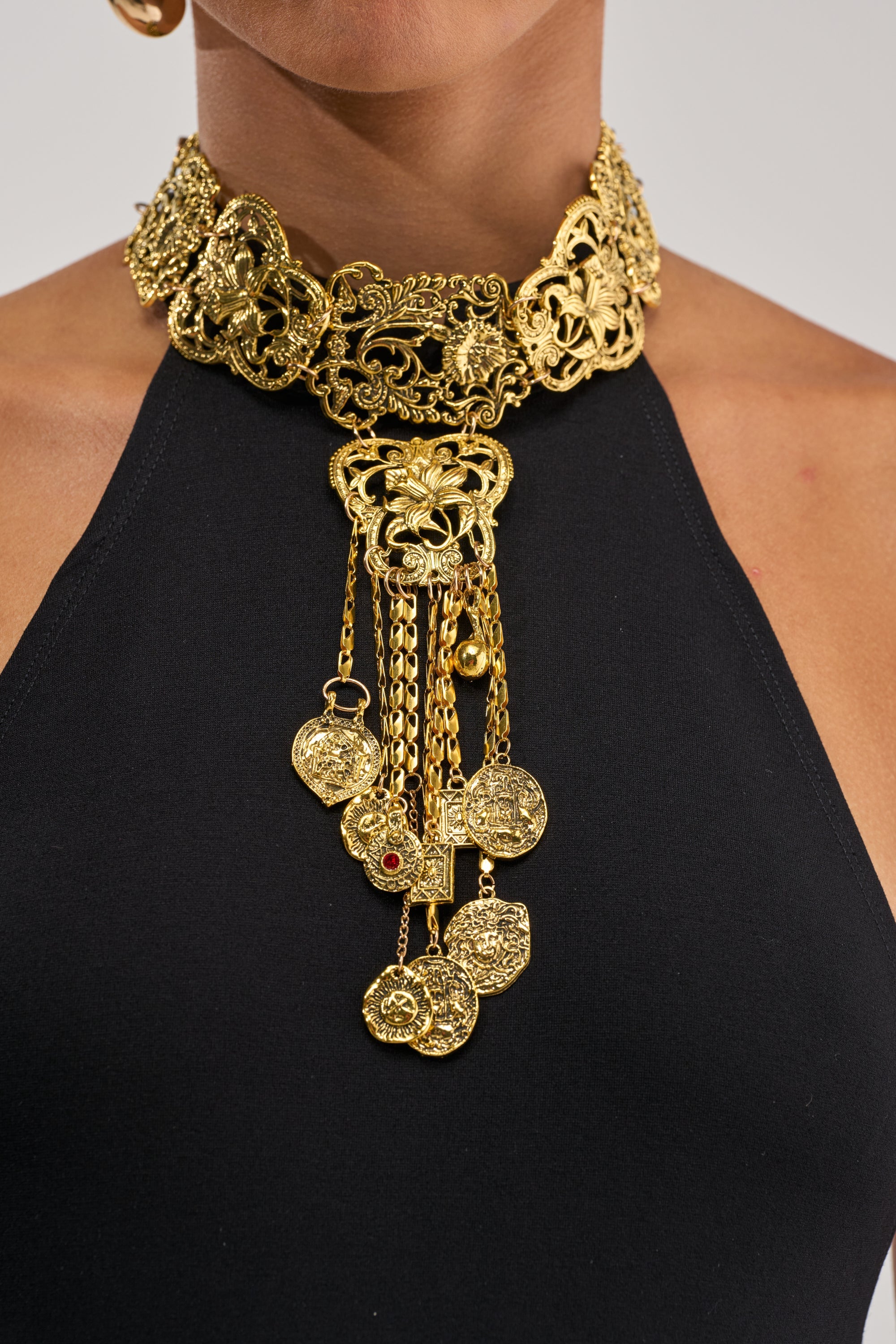 ARTSY NECKLACE