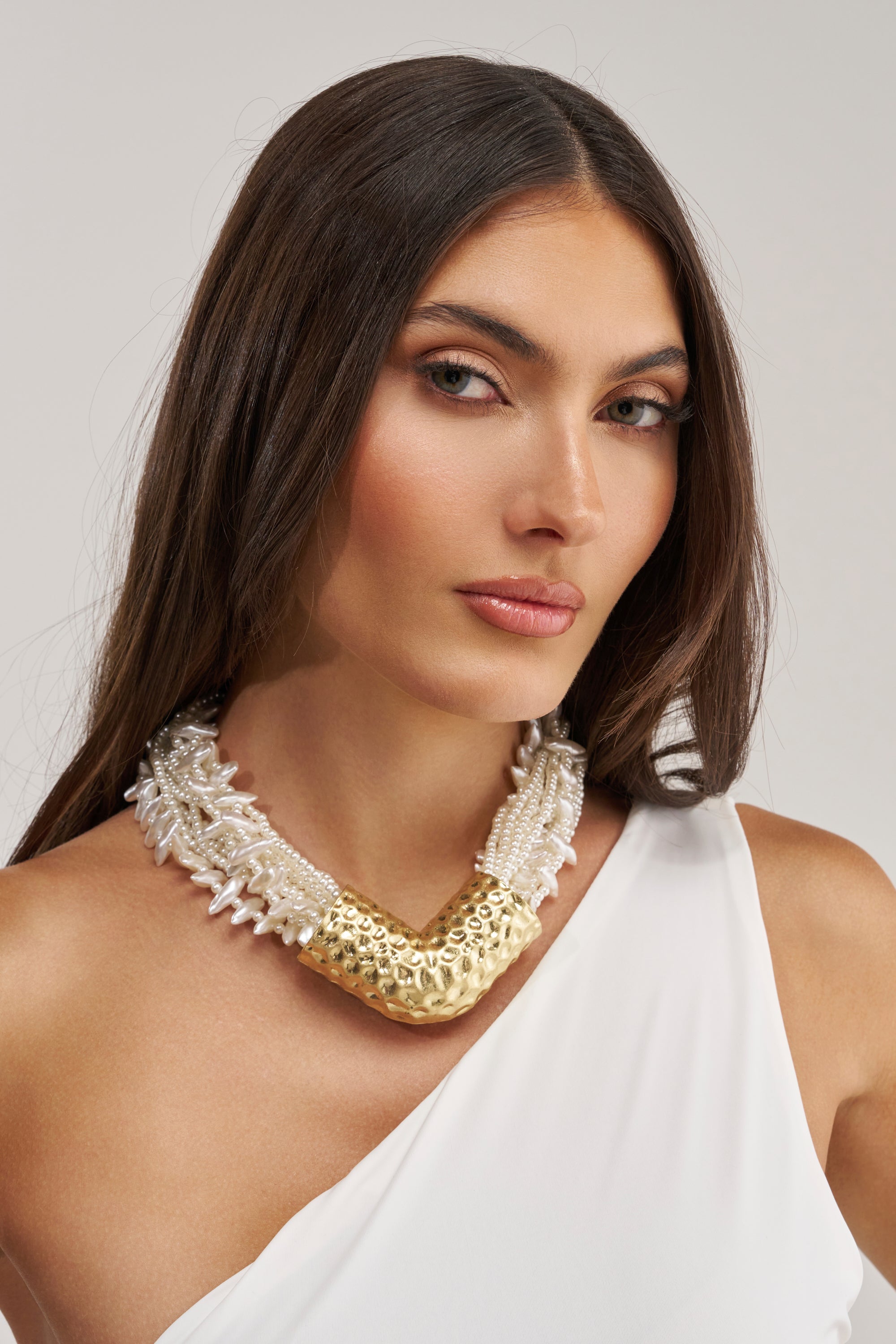 CLEARLY NECKLACE