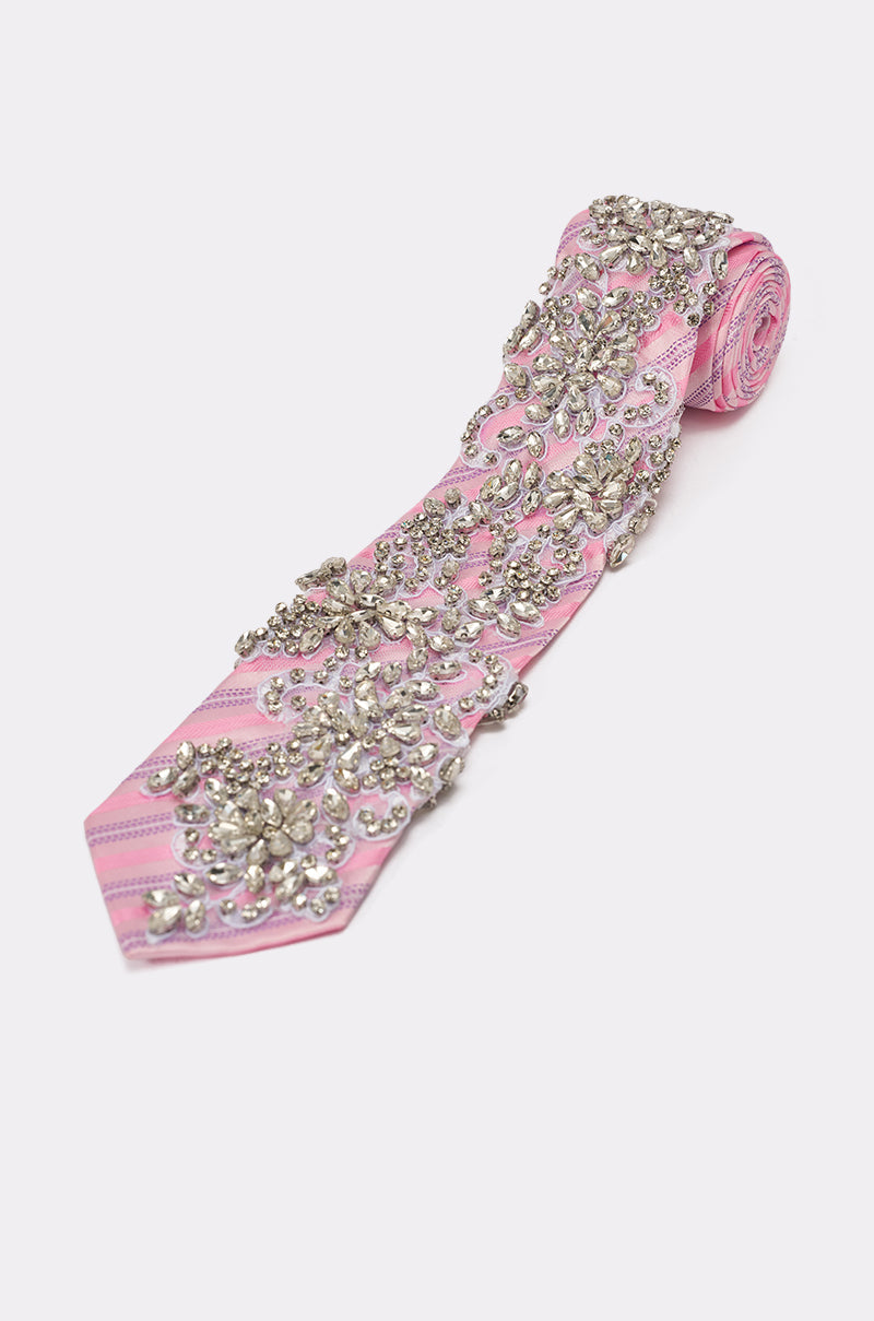 FEMME APPLIQUE TIE