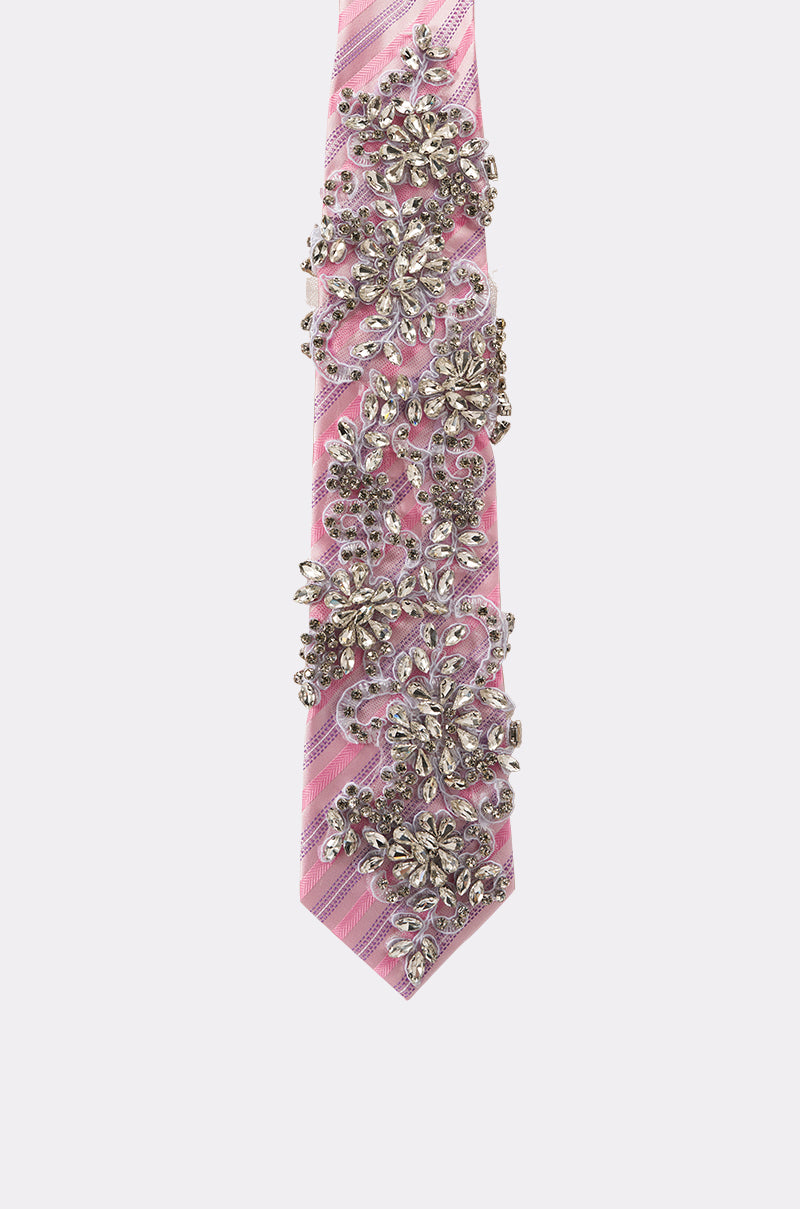 FEMME APPLIQUE TIE