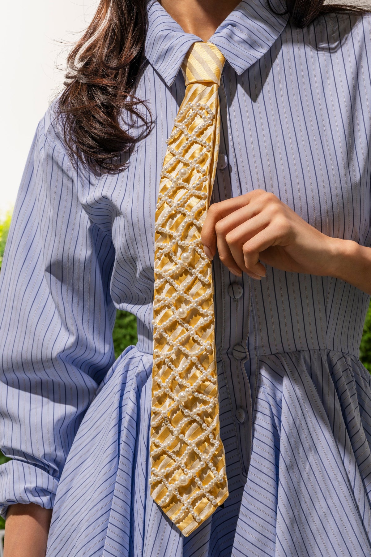 FEMME APPLIQUE TIE