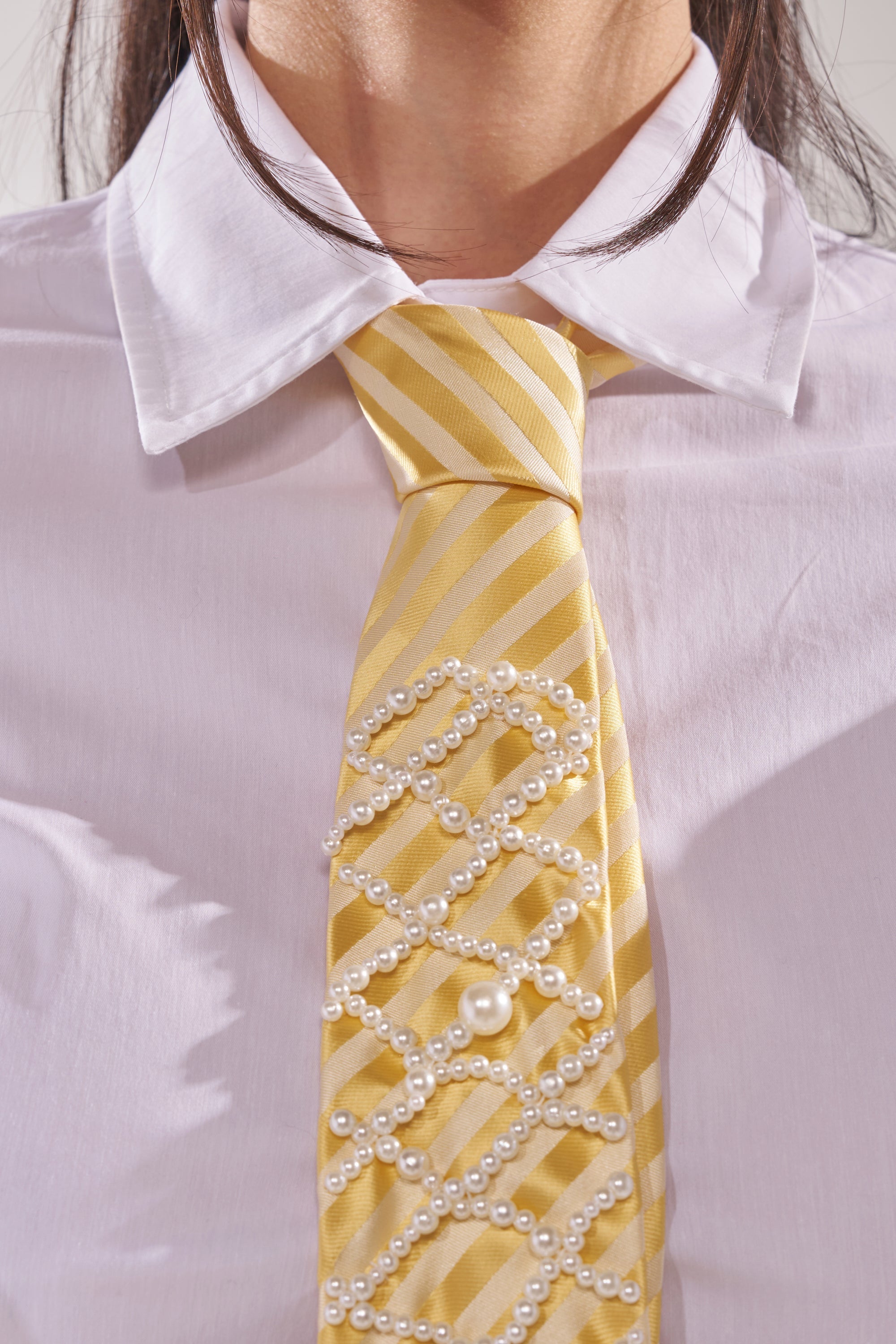 FEMME APPLIQUE TIE