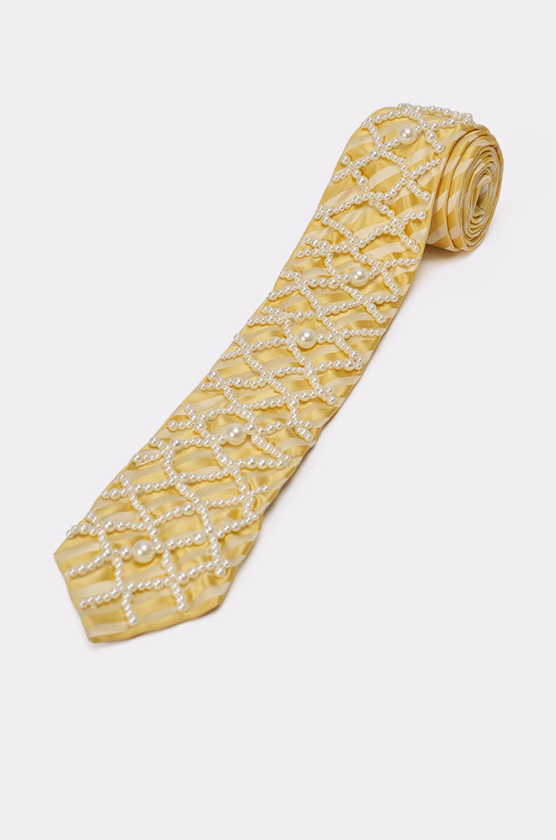 FEMME APPLIQUE TIE