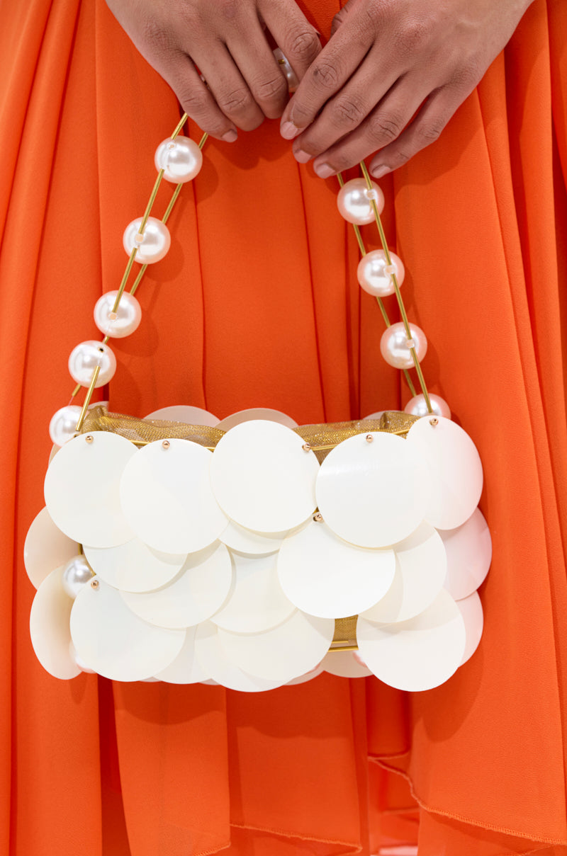 GIVING CLASSY SEQUIN PURSE