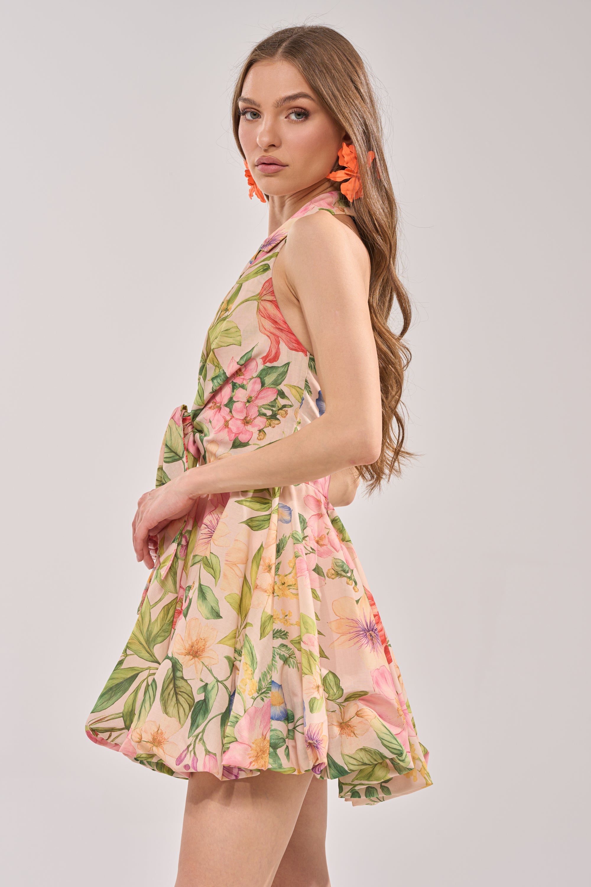 SOFT LAUNCH FLORAL MINI DRESS IN BEIGE
