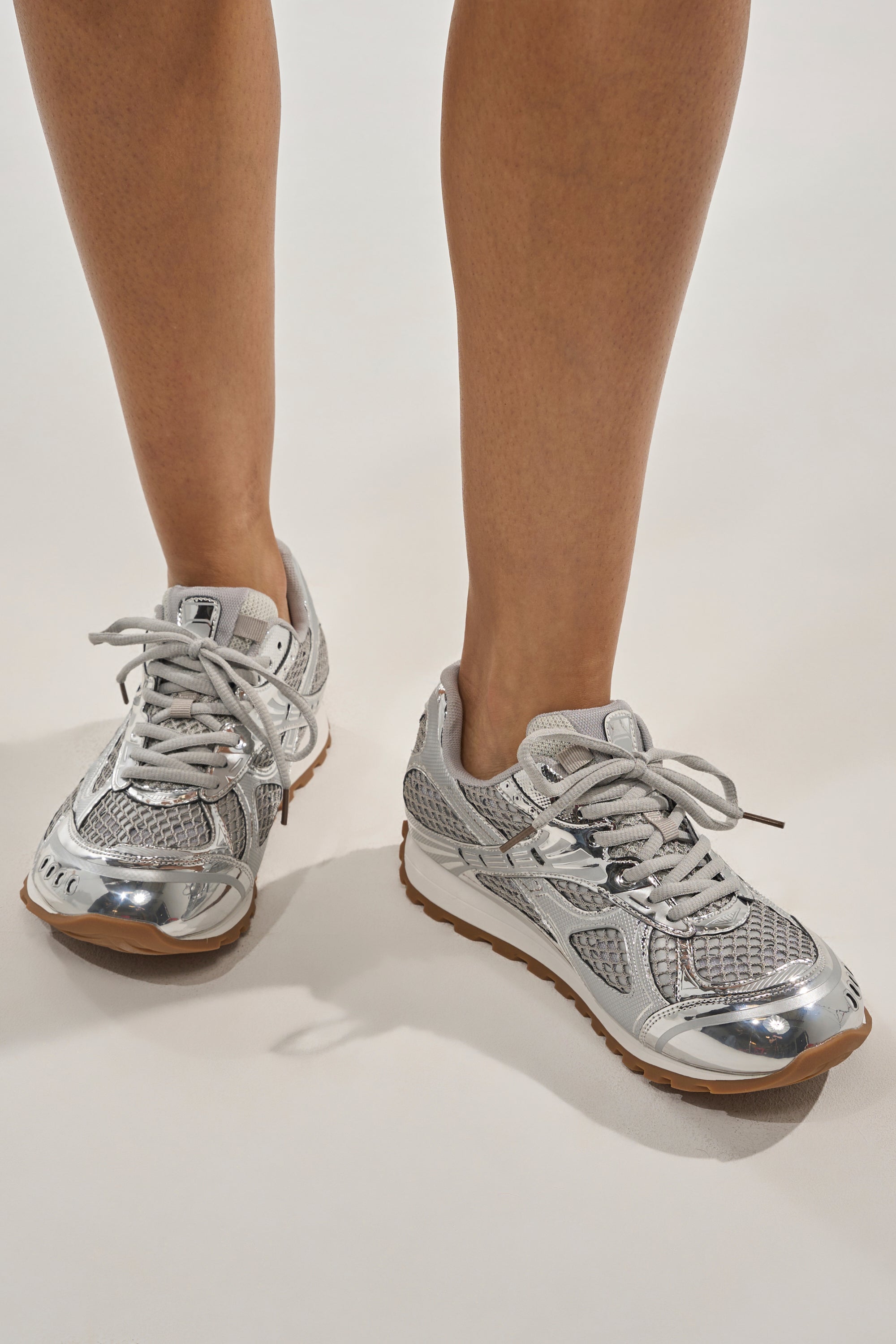 AKIRA GOLD LENIYA SILVER SNEAKER