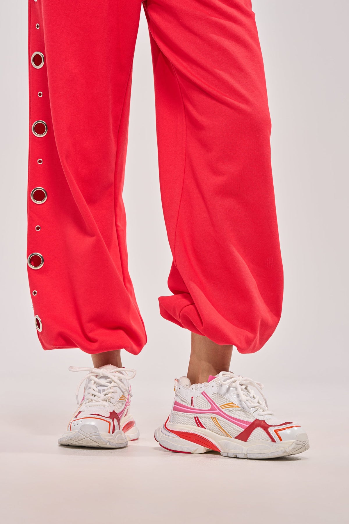 AKIRA GOLD MELAE WHITE AND PINK SNEAKER