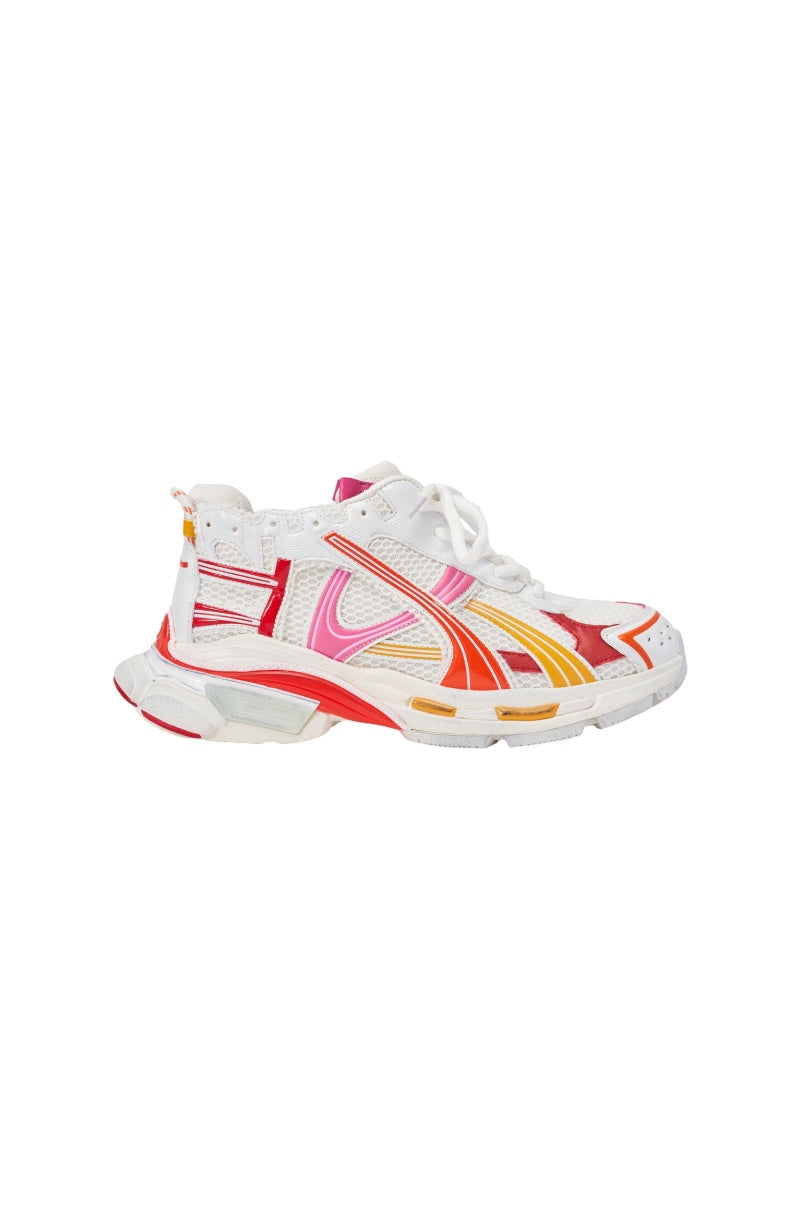 AKIRA GOLD MELAE WHITE AND PINK SNEAKER