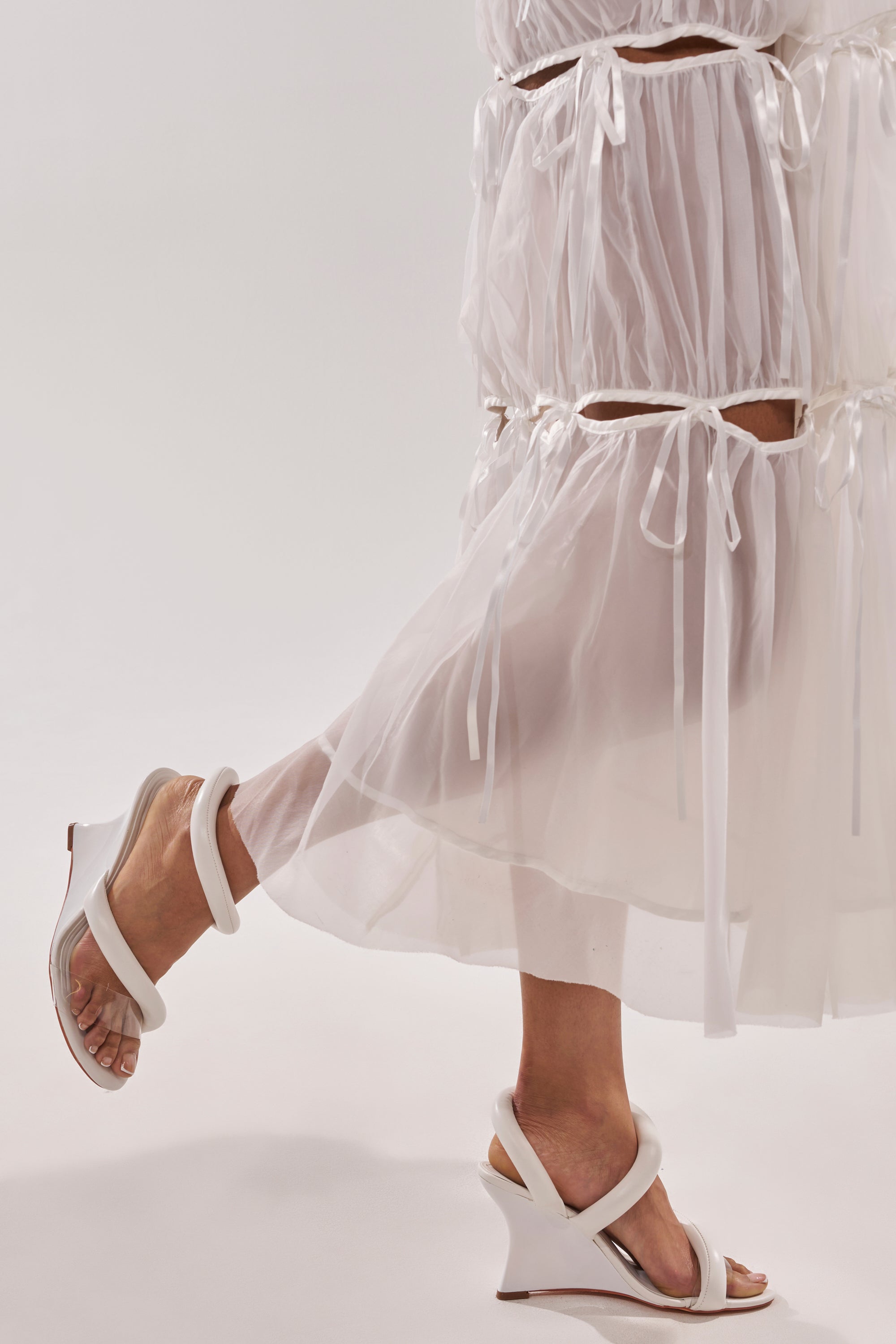 AKIRA MINORU WHITE WEDGE SANDAL
