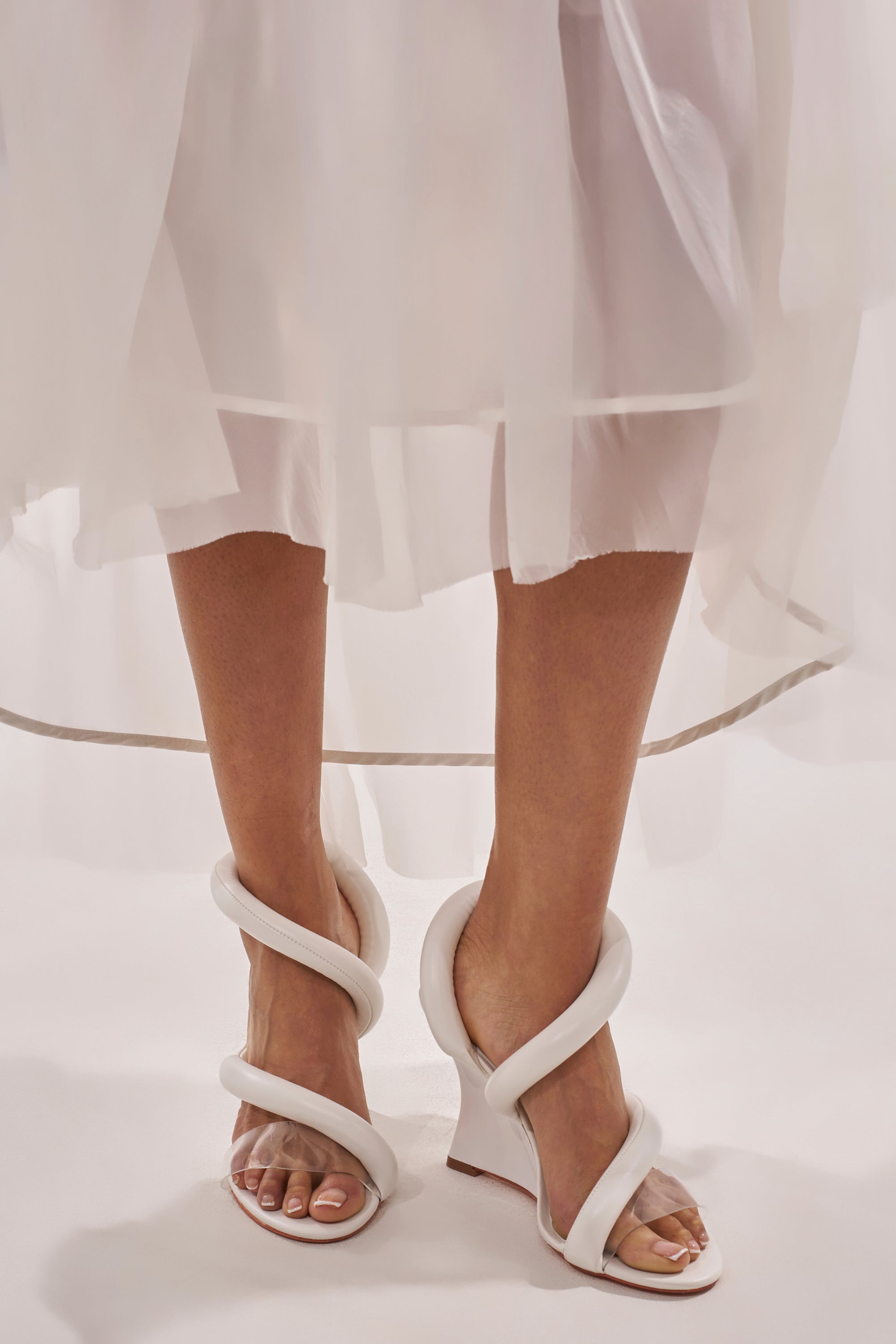 AKIRA MINORU WHITE WEDGE SANDAL