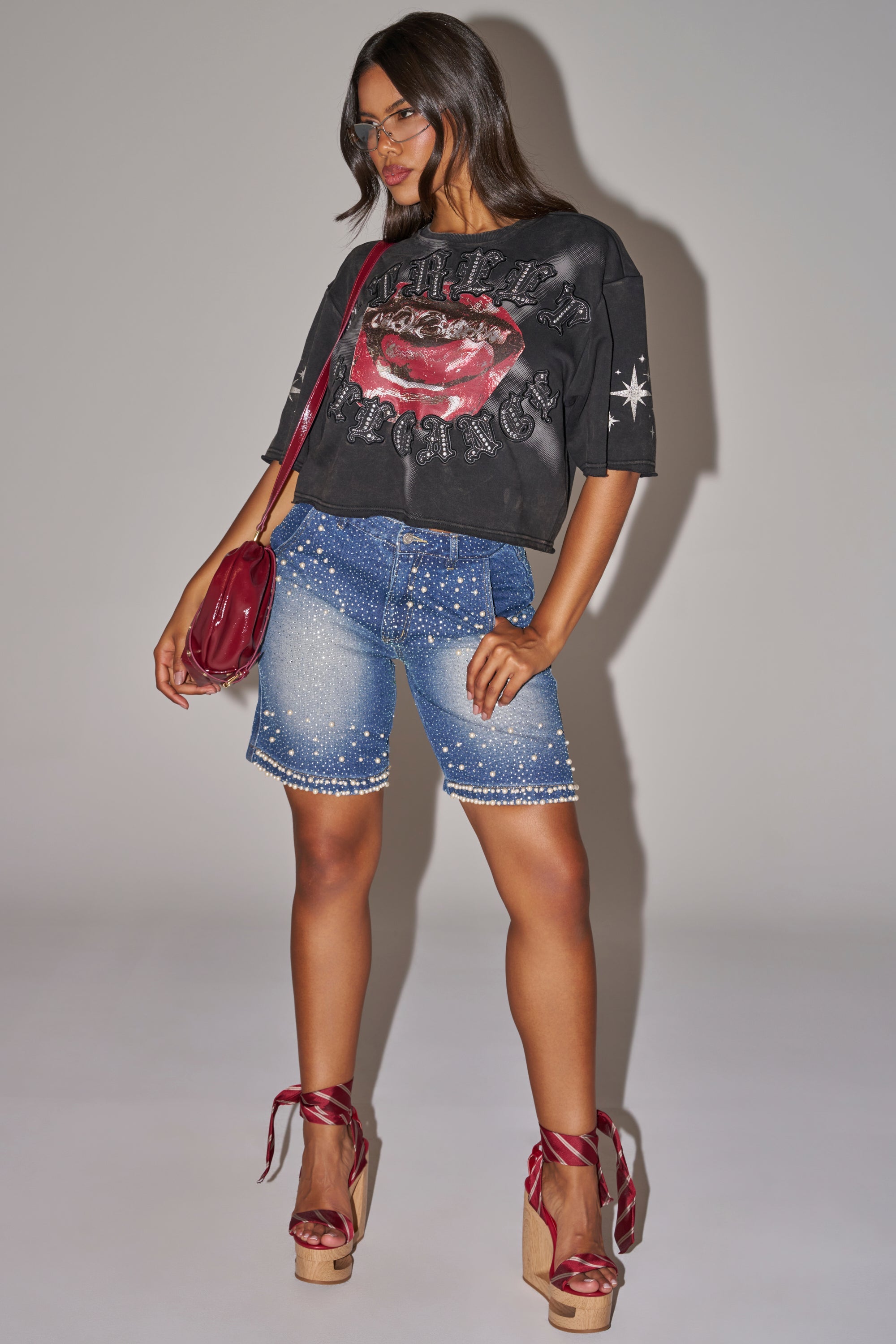 STREET ELEGANCE GRAPHIC TEE