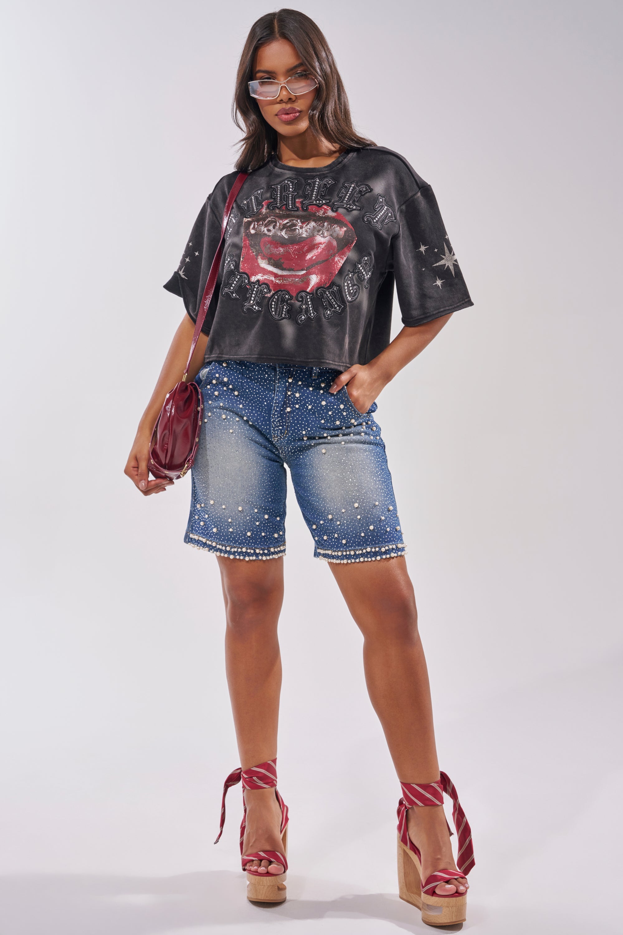 STREET ELEGANCE GRAPHIC TEE