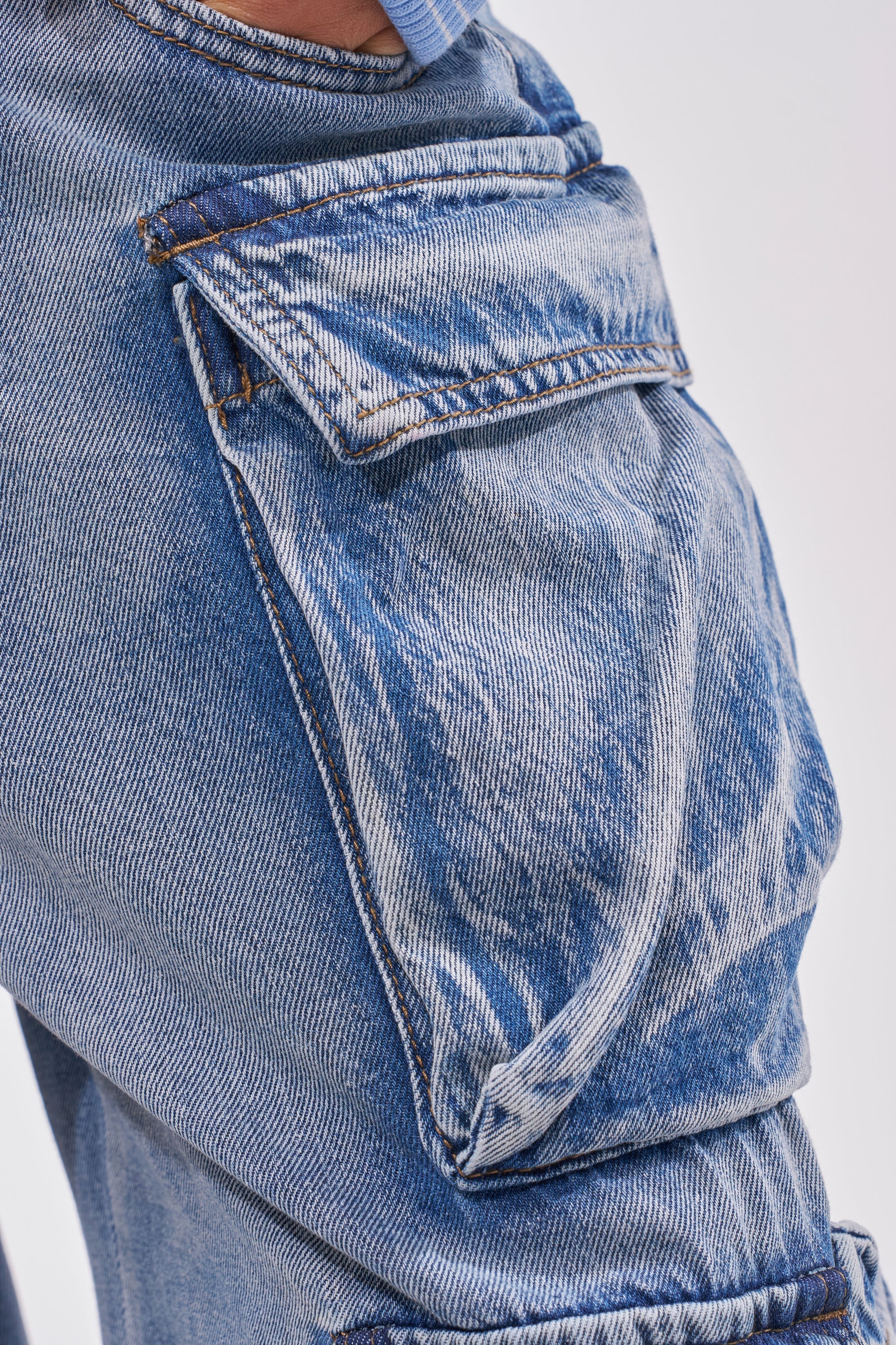 EASY ENOUGH CARGO DENIM