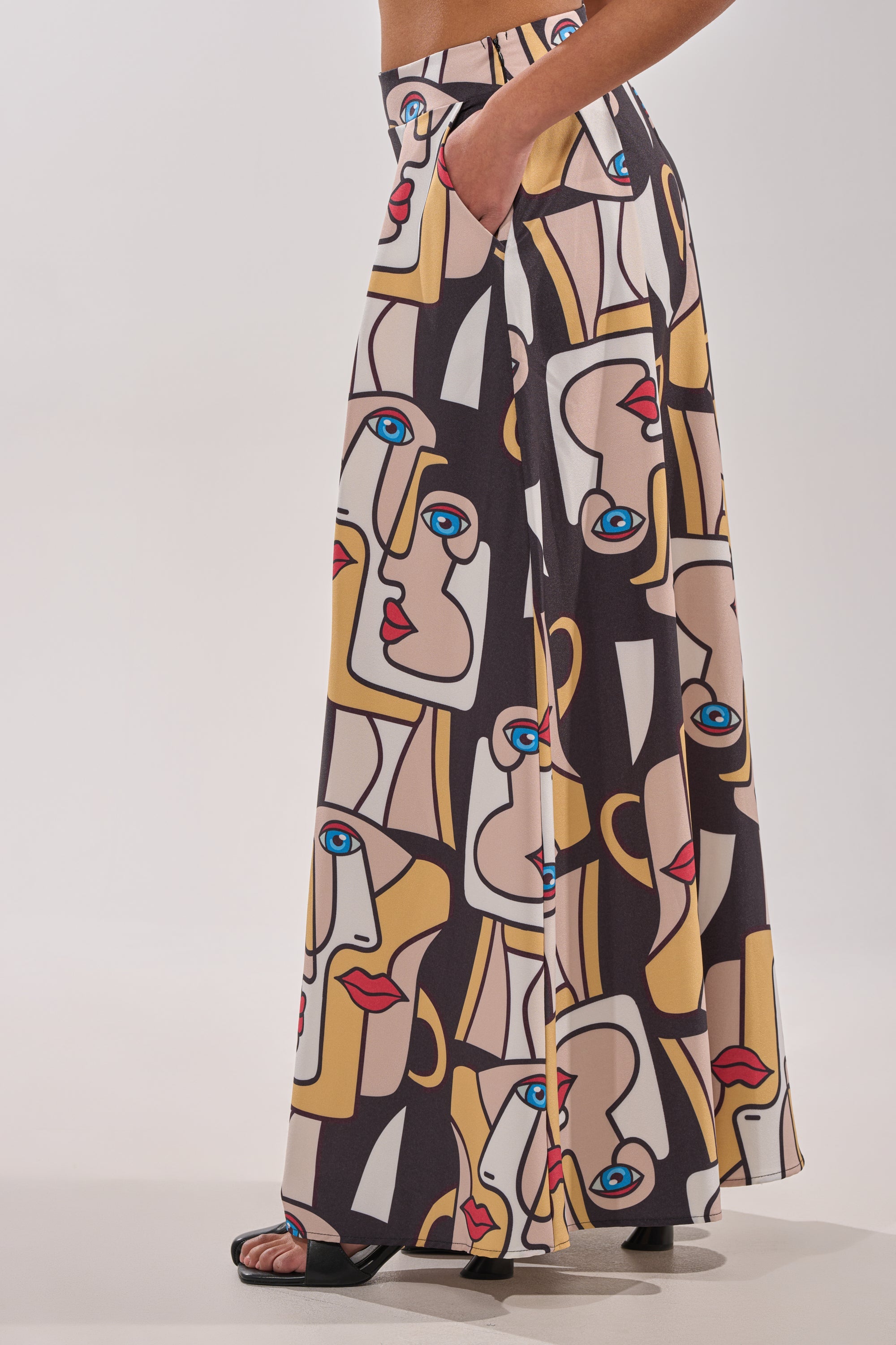 FACES EVERYWHERE TROUSER