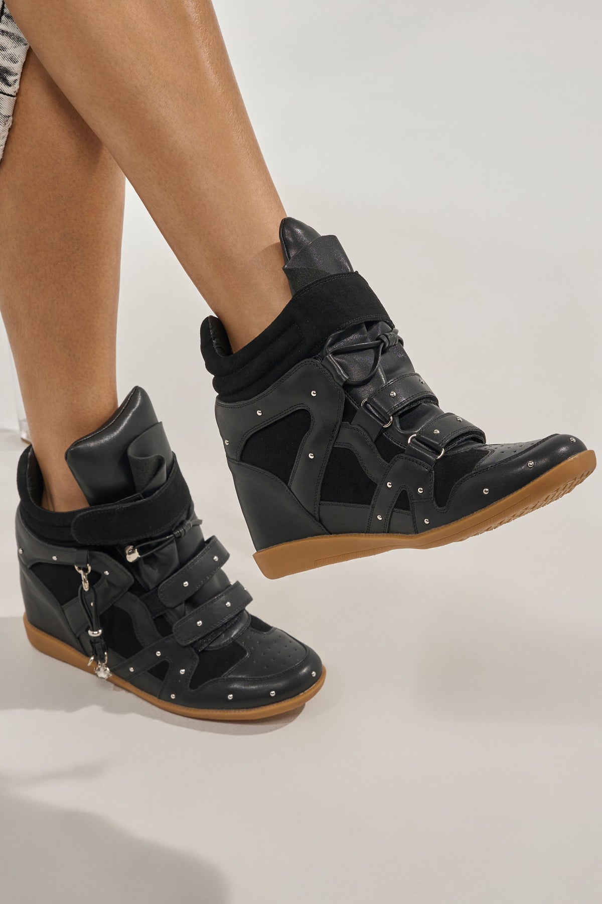 AKIRA GOLD RANGELEY BLACK SILVER HARDWARE EMBELLISHED WEDGE SNEAKER