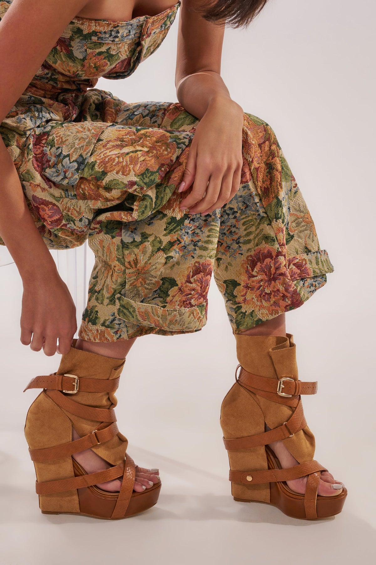 AZALEA WANG ROTHKO WEDGE SANDAL IN CAMEL