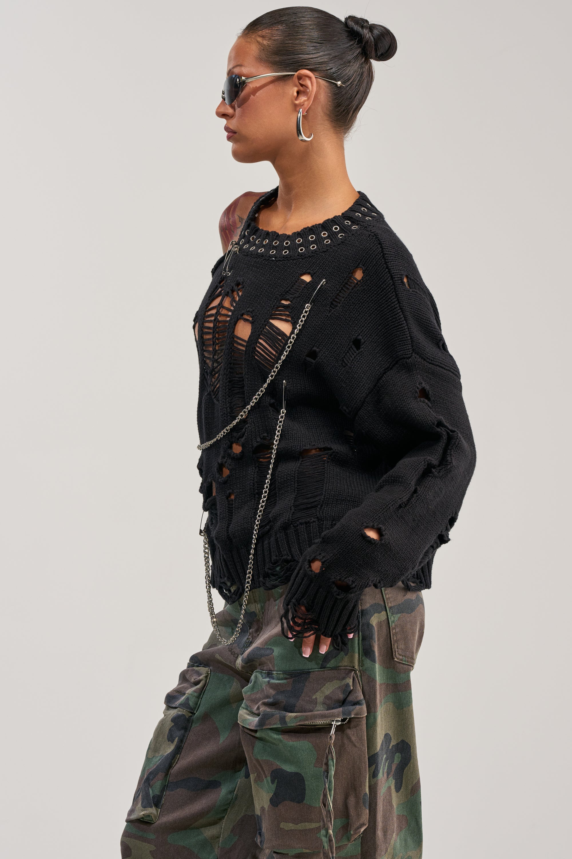 CHOPPED UP DRISTRESSED SWEATER