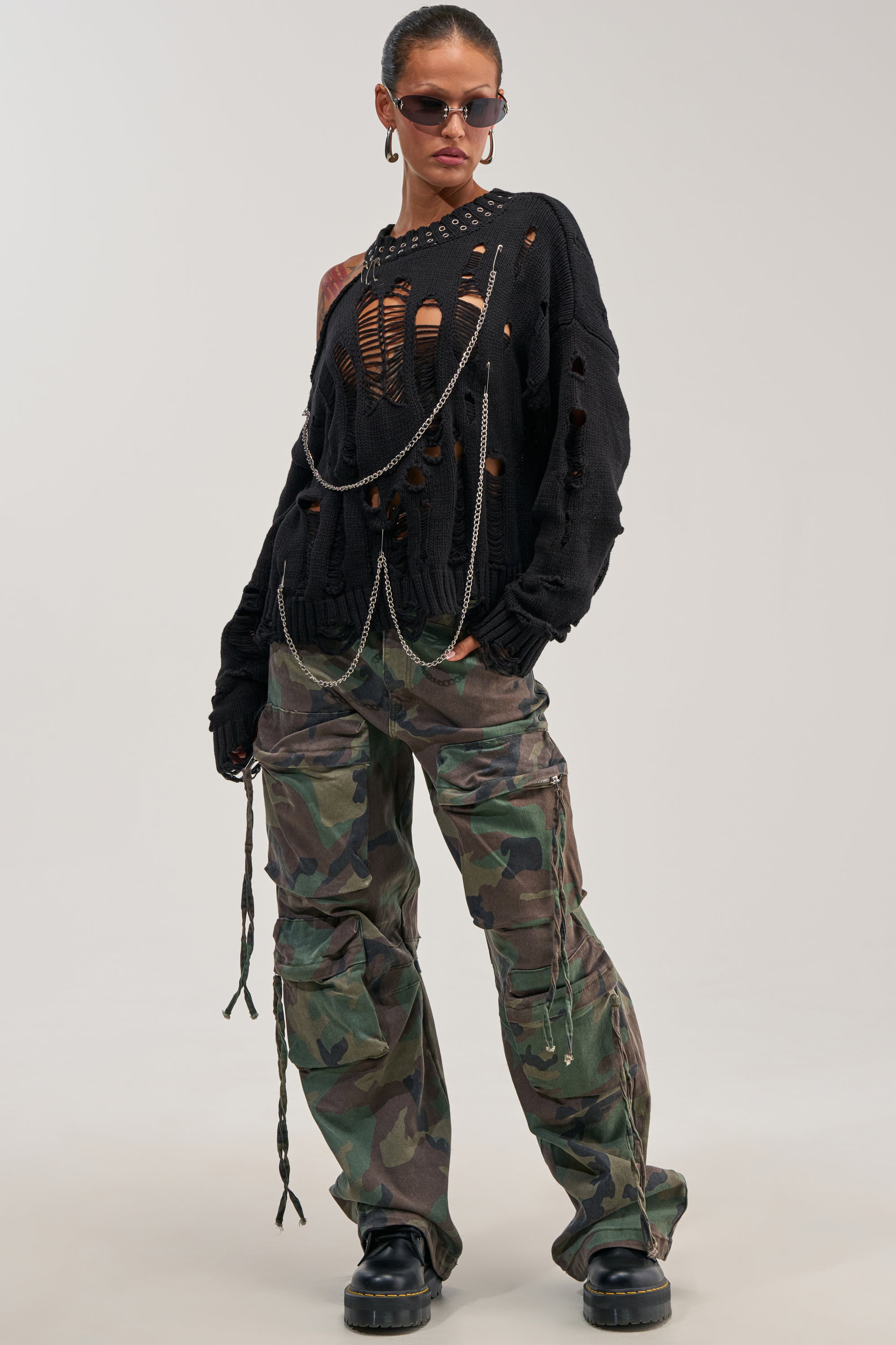 CHOPPED UP DRISTRESSED SWEATER