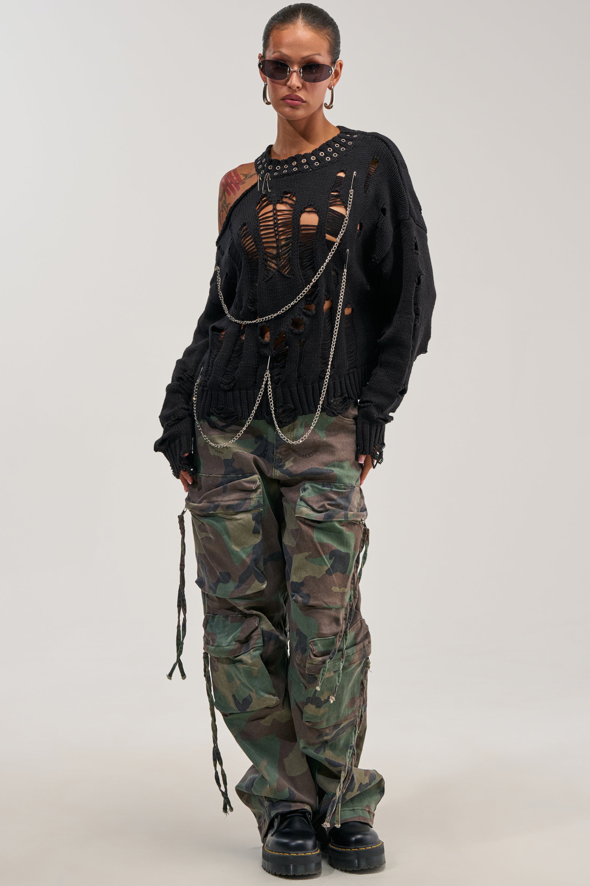 CHOPPED UP DRISTRESSED SWEATER