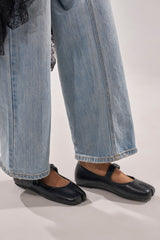 AKIRA GOLD SANG BLACK PU SPLIT TOE FLAT
