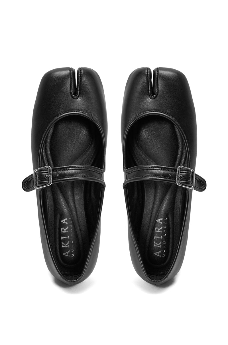 AKIRA GOLD SANG BLACK PU SPLIT TOE FLAT