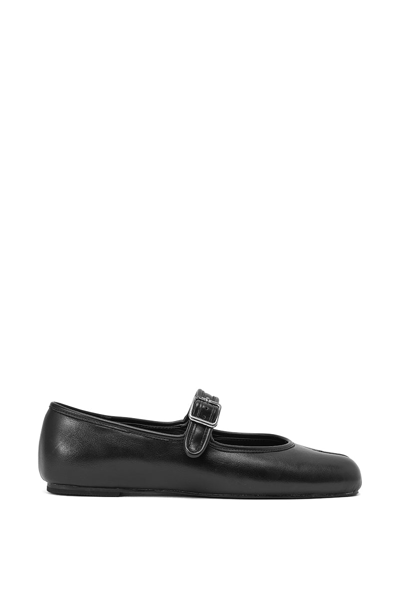 AKIRA GOLD SANG BLACK PU SPLIT TOE FLAT
