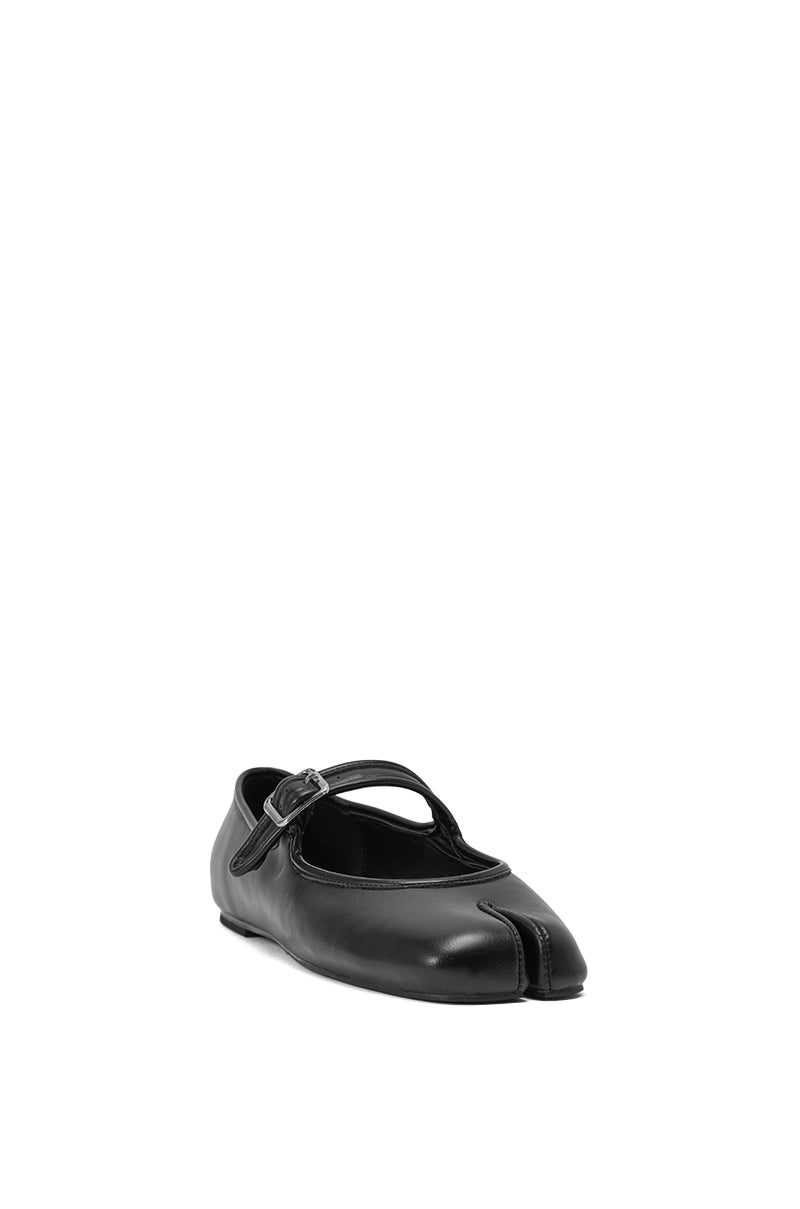 AKIRA GOLD SANG BLACK PU SPLIT TOE FLAT