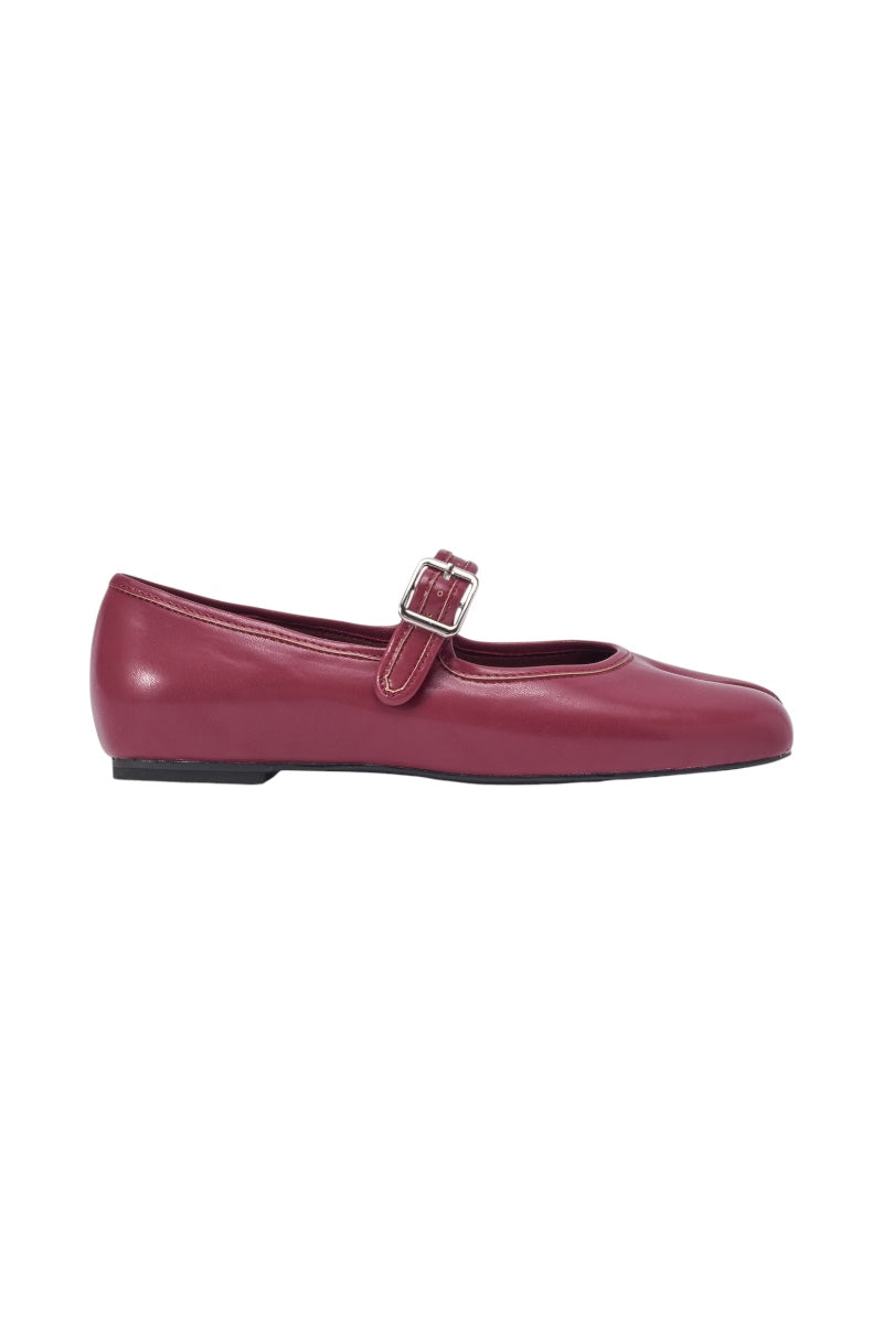 AKIRA GOLD SANG BURGUNDY PU SPLIT TOE FLAT