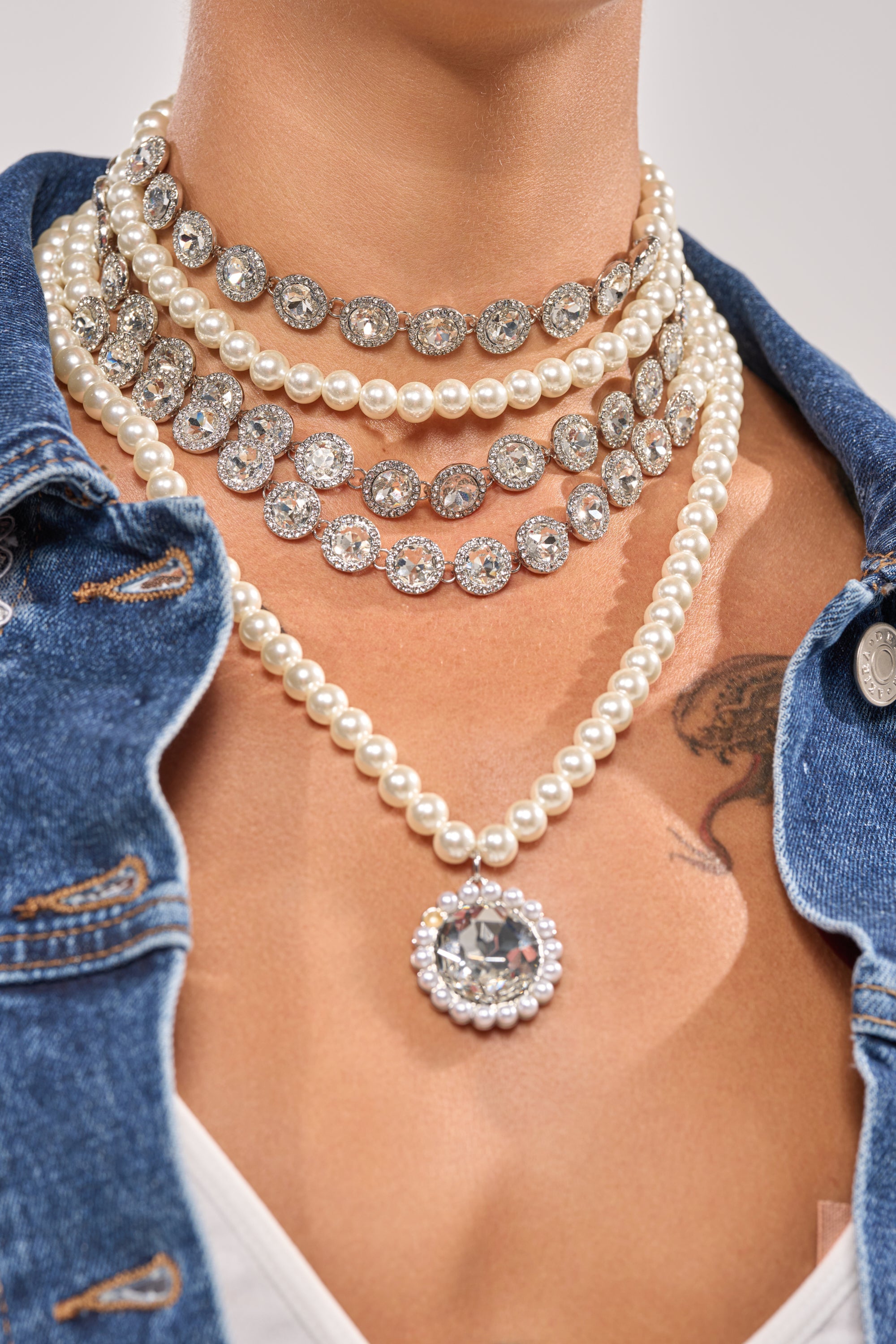 ARI NECKLACE