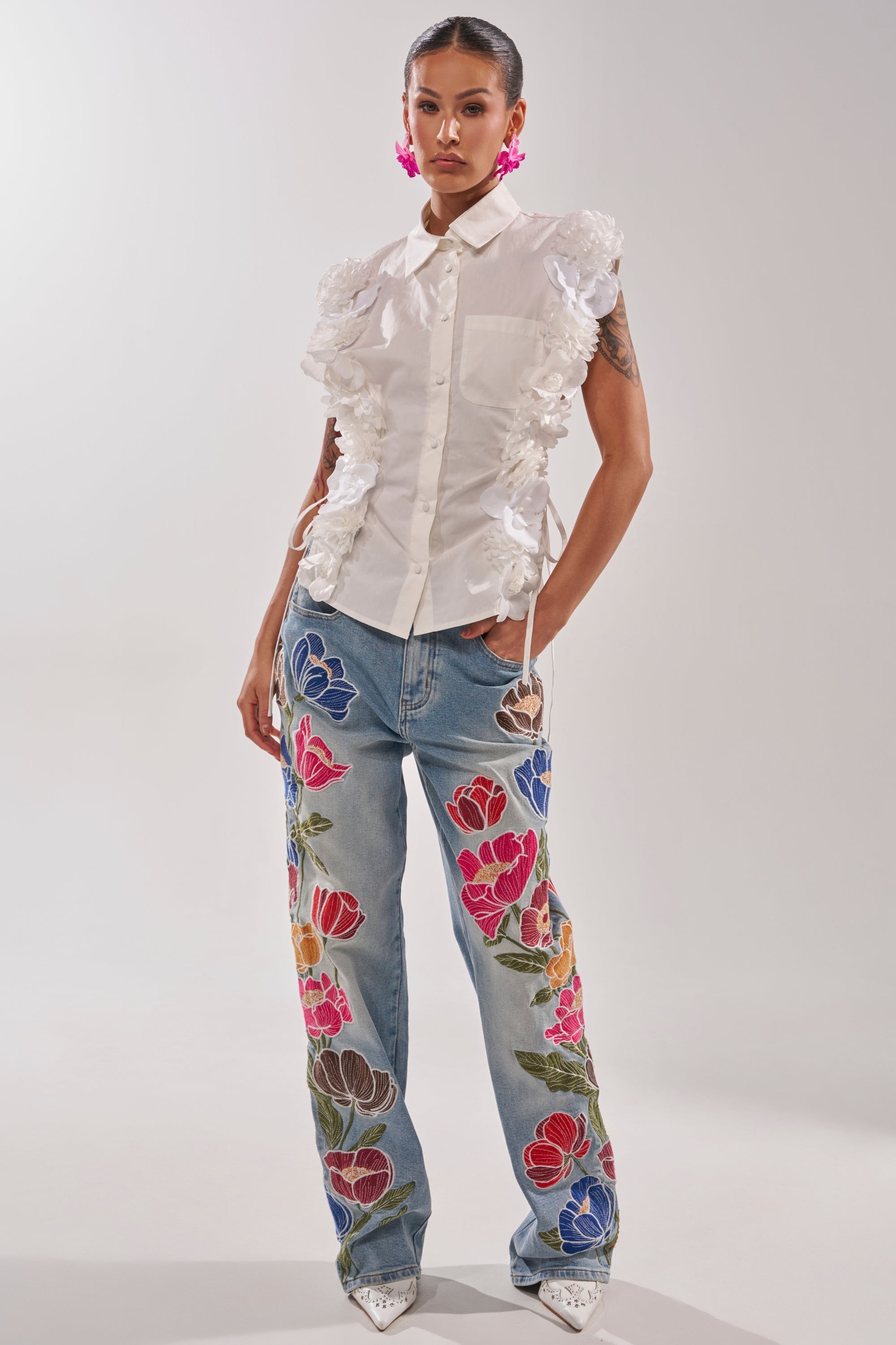 INTO THE GARDEN FLORAL EMBROIDERED DENIM JEANS