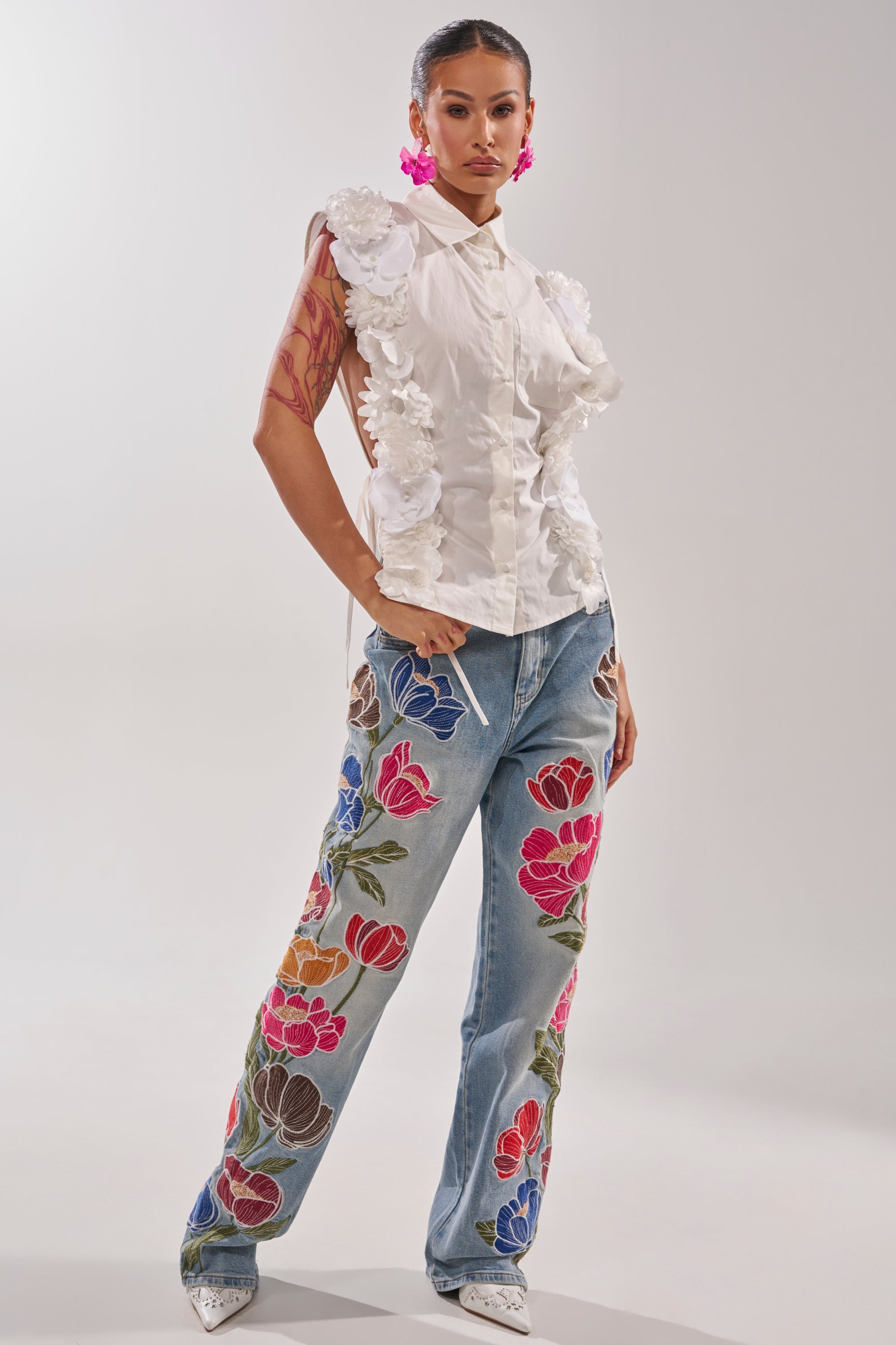 INTO THE GARDEN FLORAL EMBROIDERED DENIM JEANS