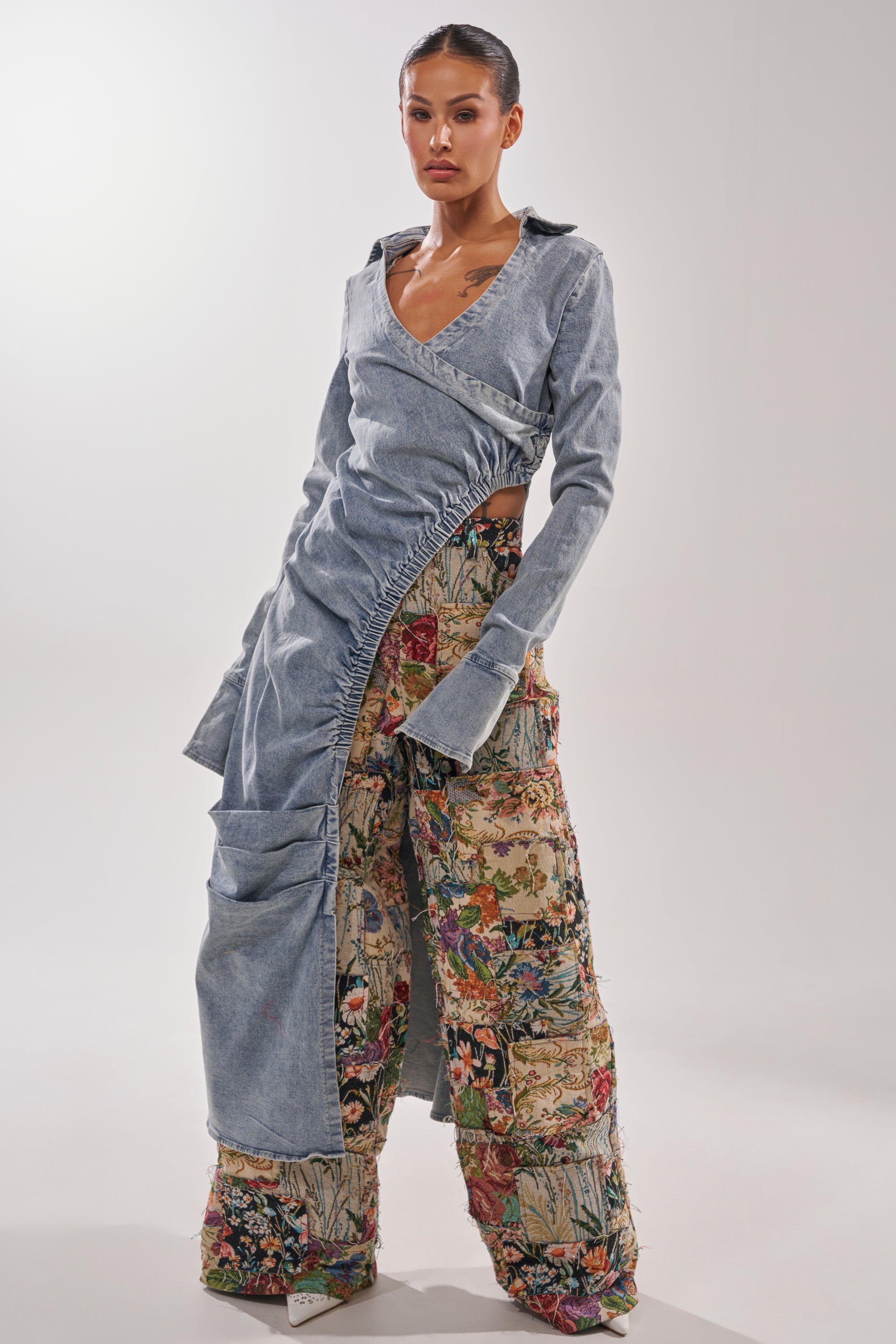 GET MY CLOSE UP EMBELLISHED BUTTON DOWN SHIRT