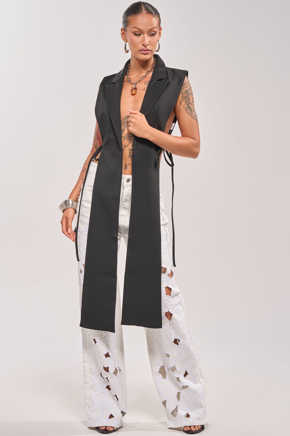 HONEY HONEY TIE VEST IN BLACK